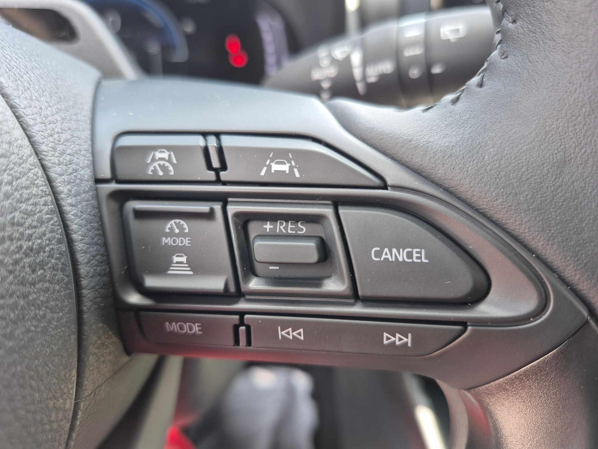 TOYOTA Yaris 1.5 Trend e-CVT-image-20