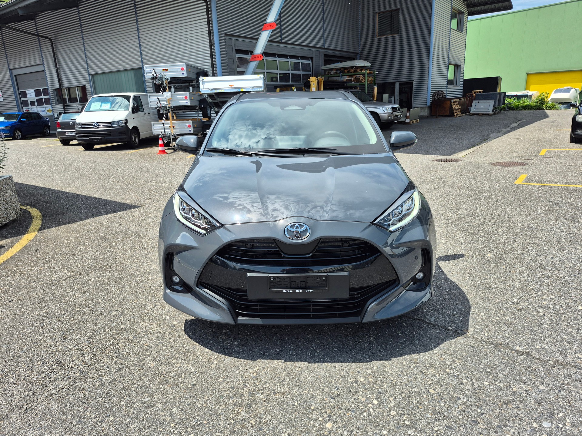 TOYOTA Yaris 1.5 Trend e-CVT-image-1