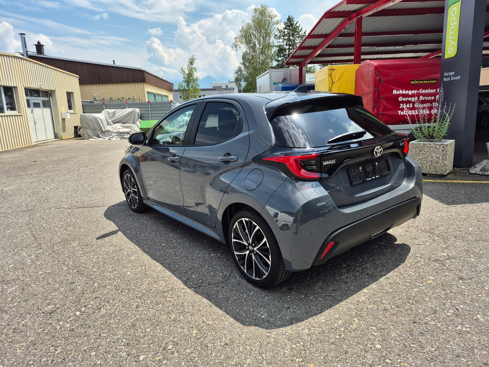 TOYOTA Yaris 1.5 Trend e-CVT-image-6