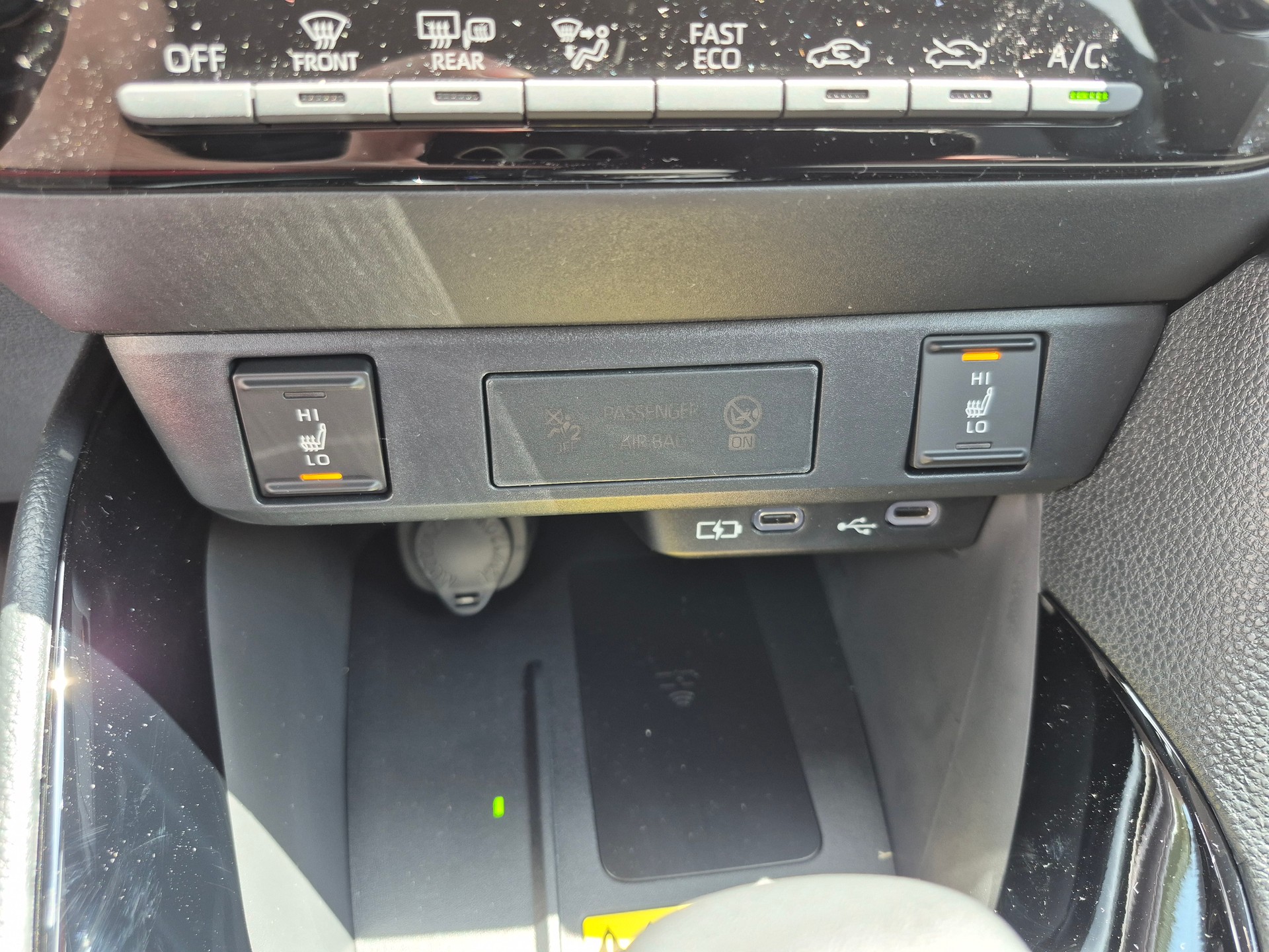 TOYOTA Yaris 1.5 Trend e-CVT-image-17