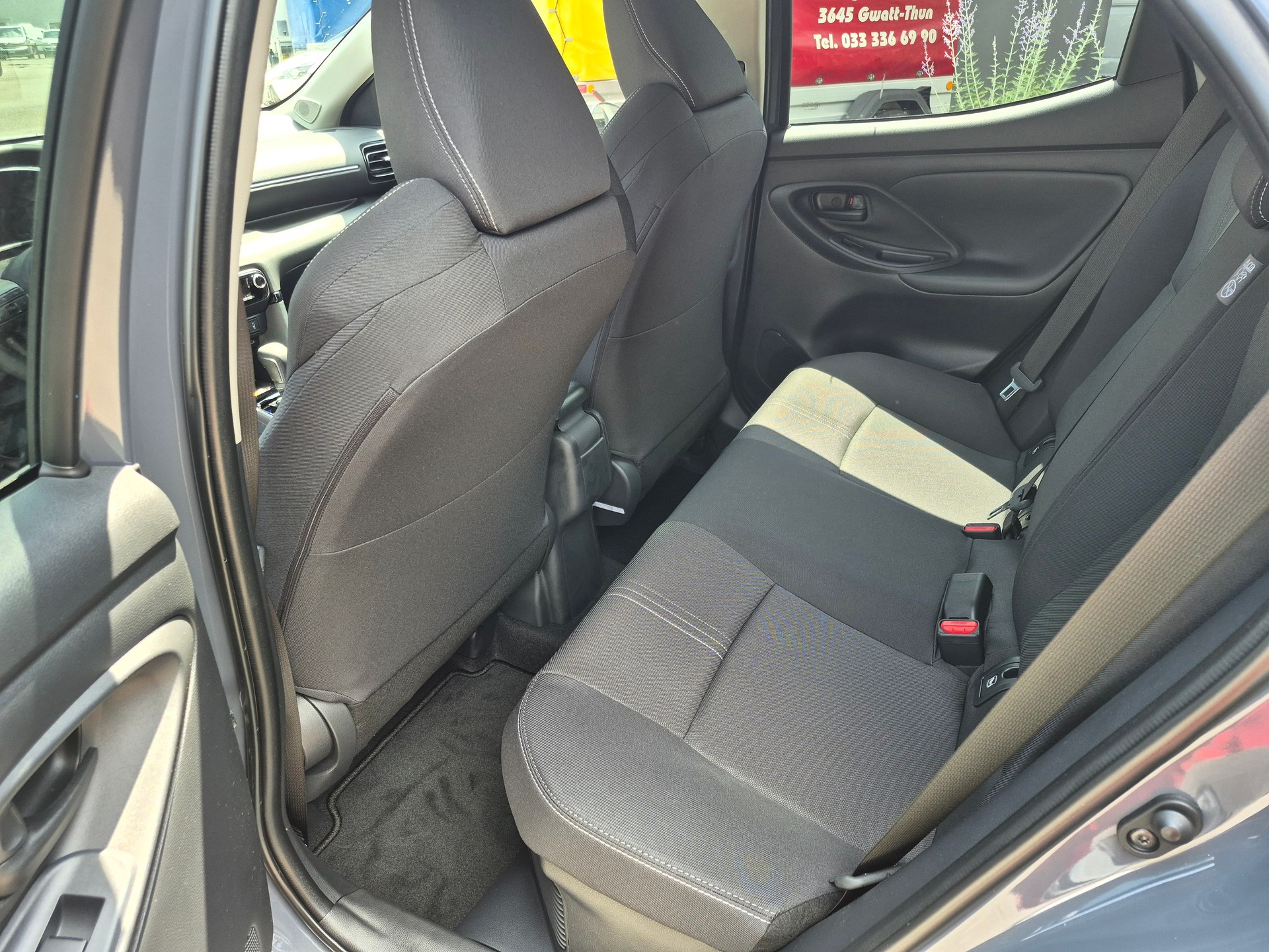 TOYOTA Yaris 1.5 Trend e-CVT-image-9