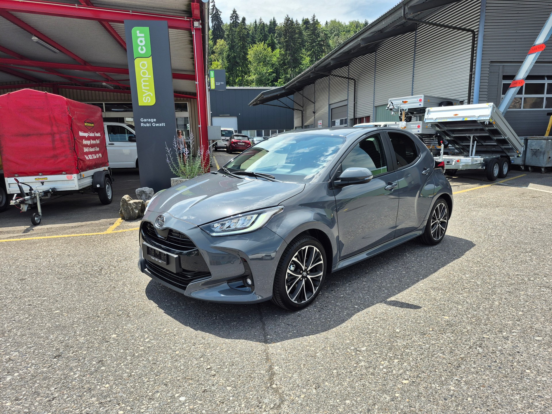 TOYOTA Yaris 1.5 Trend e-CVT-image-0