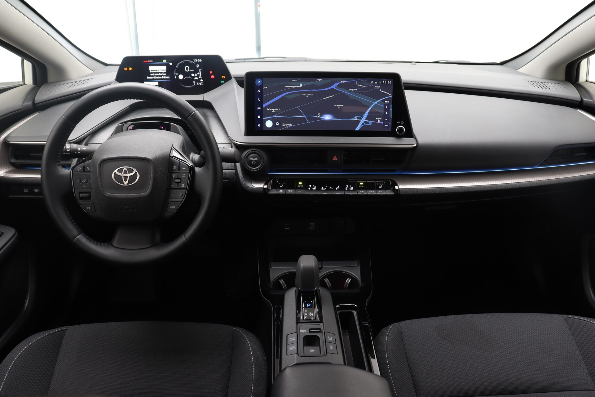 TOYOTA Prius 2.0 Plug-In-Hybrid Style-image-10