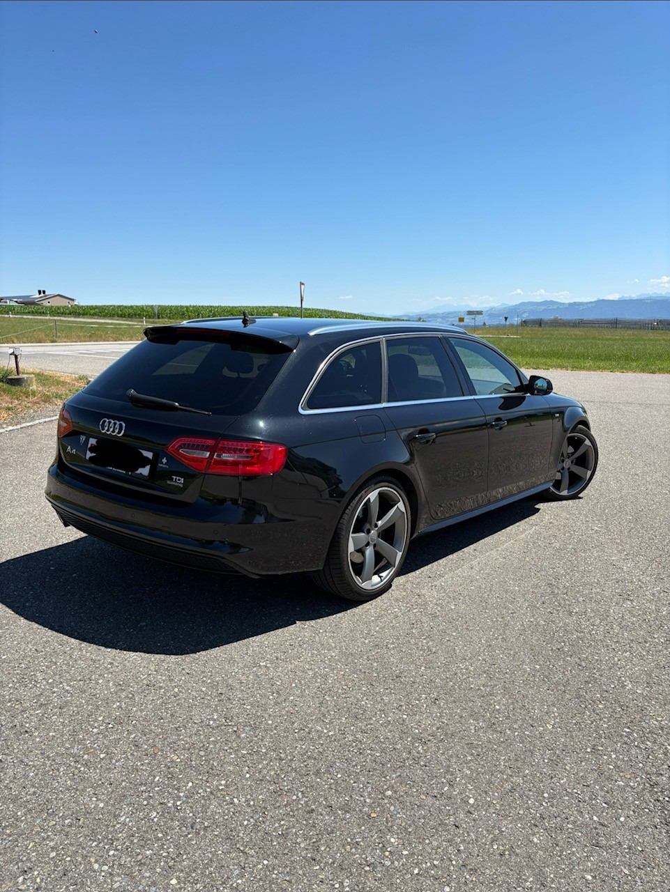 AUDI 2.0 TDI 190 quattro S-Tronic-image-2