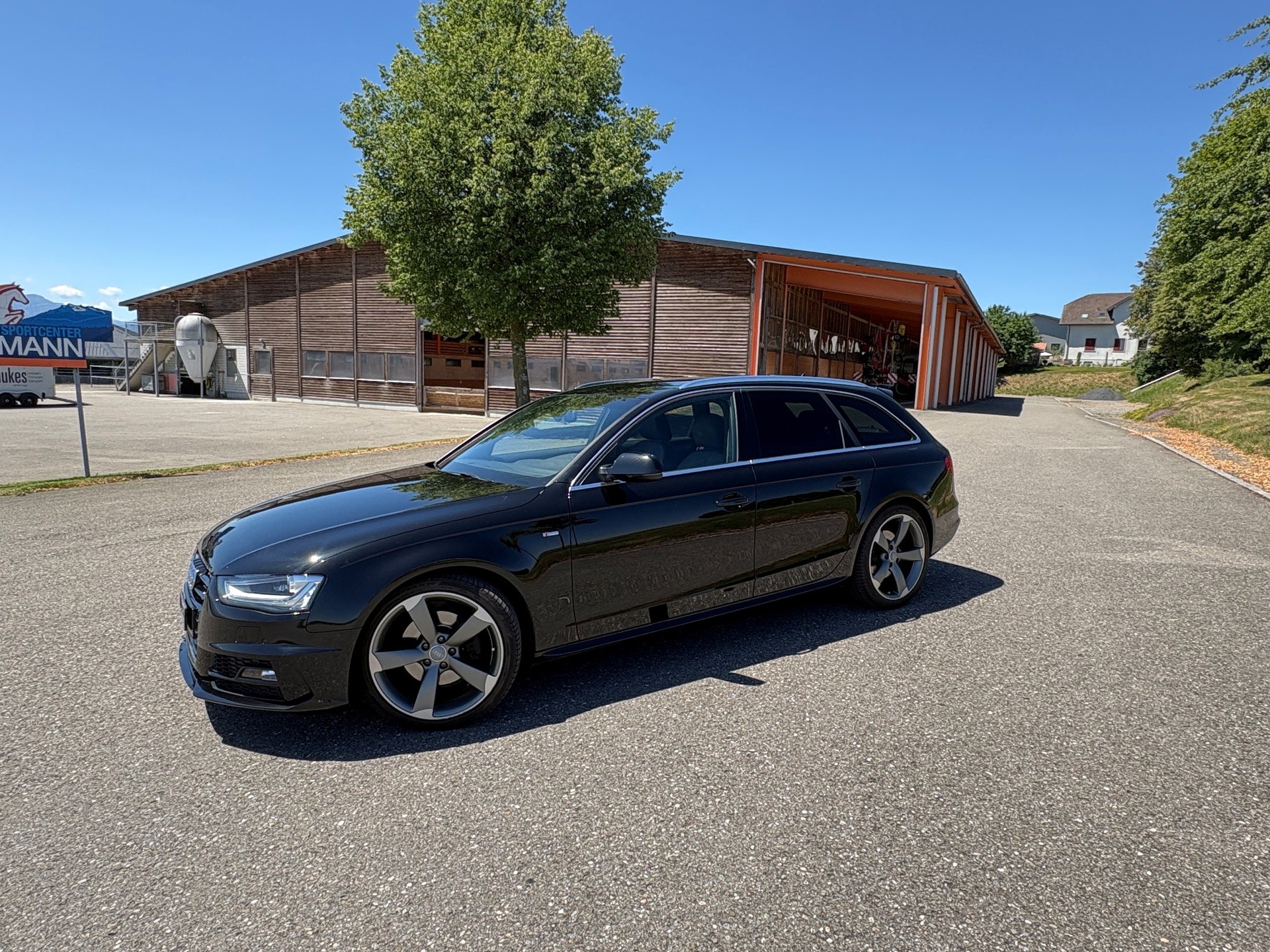 AUDI 2.0 TDI 190 quattro S-Tronic-image-3