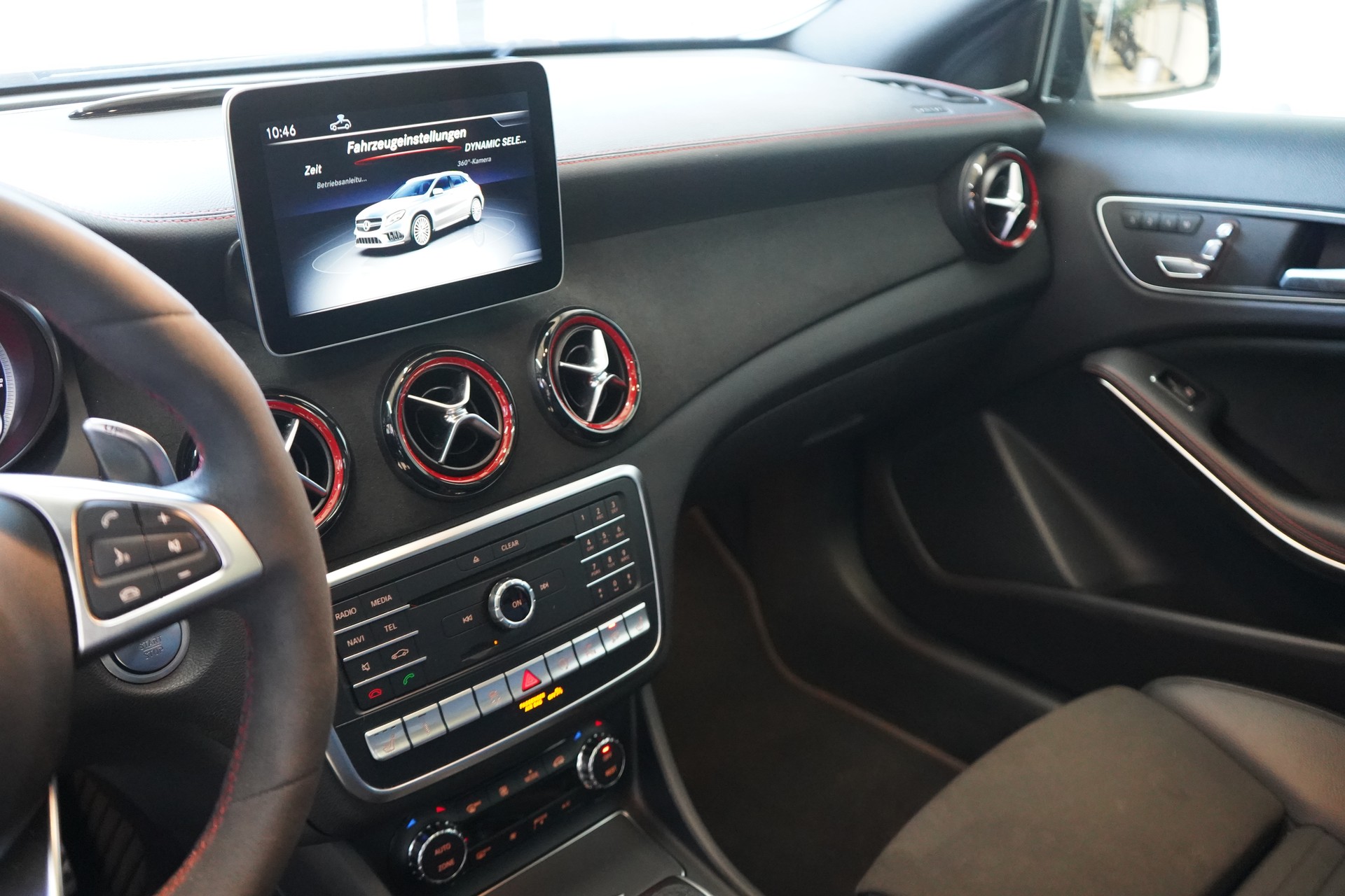 MERCEDES-BENZ GLA 45 AMG 4Matic 7G-DCT-image-18
