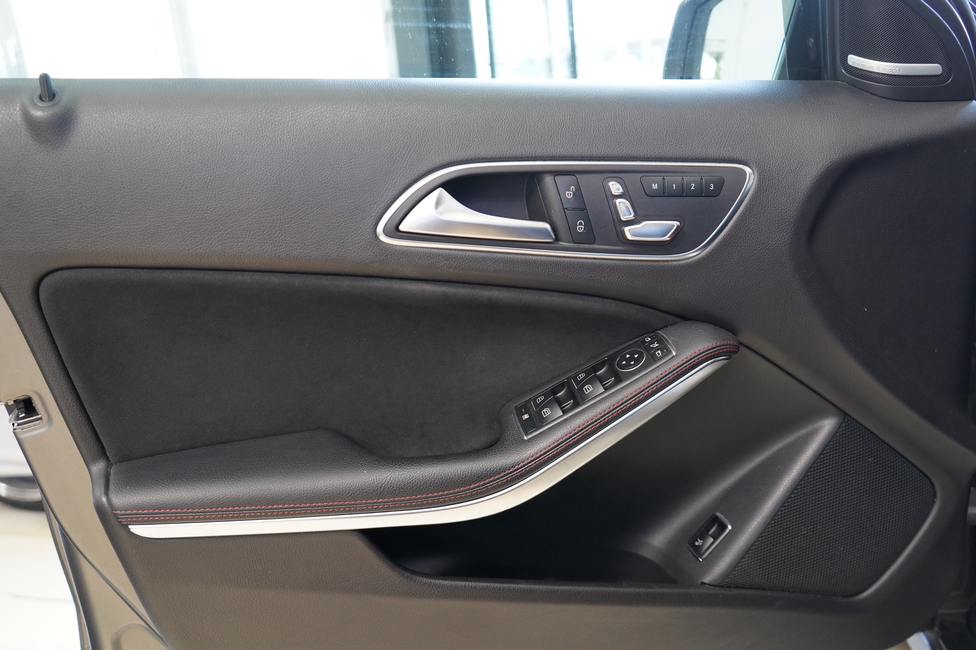 MERCEDES-BENZ GLA 45 AMG 4Matic 7G-DCT-image-23
