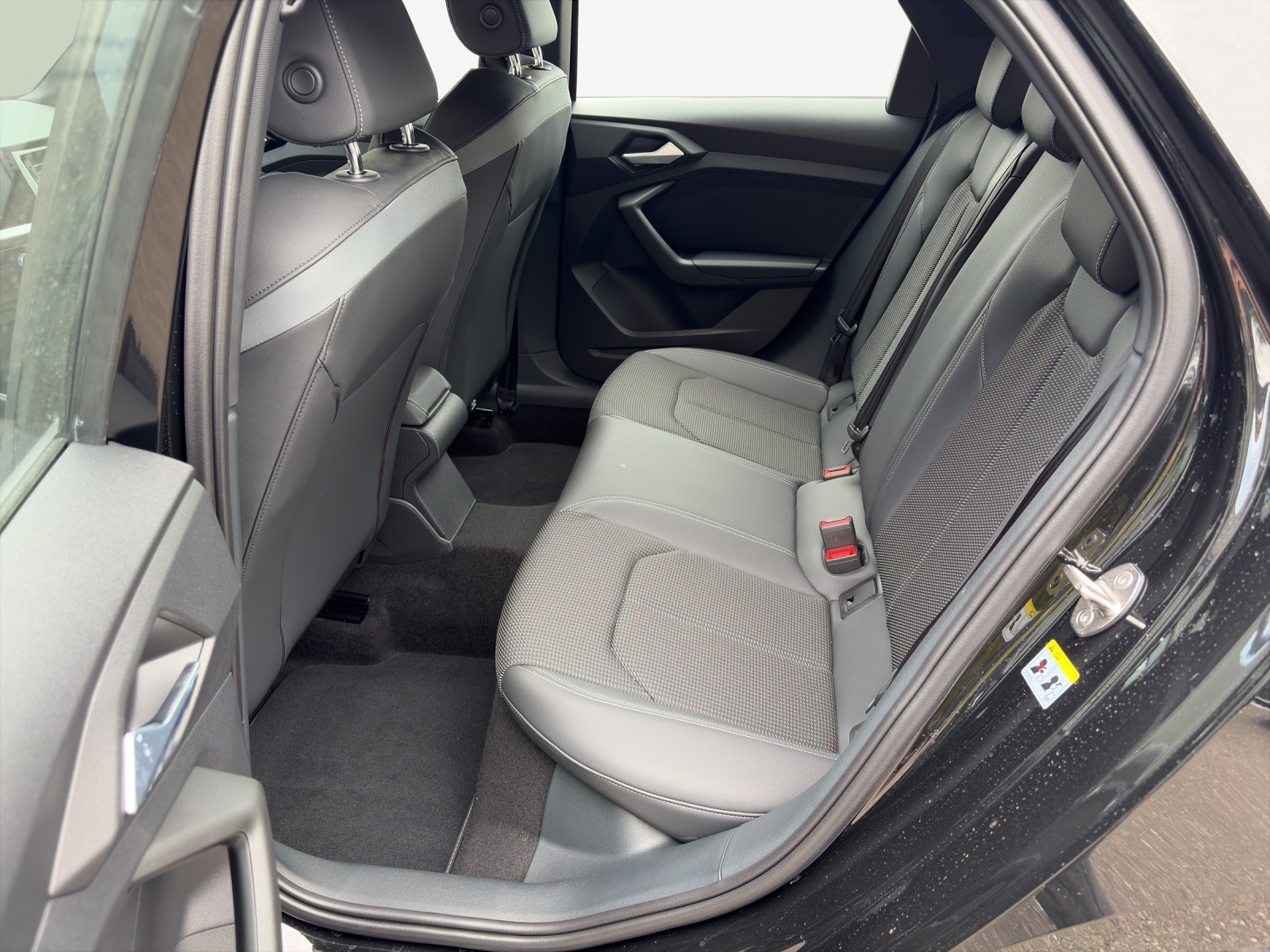 AUDI A1 Sportback 30 TFSI Attraction S-tronic-image-11