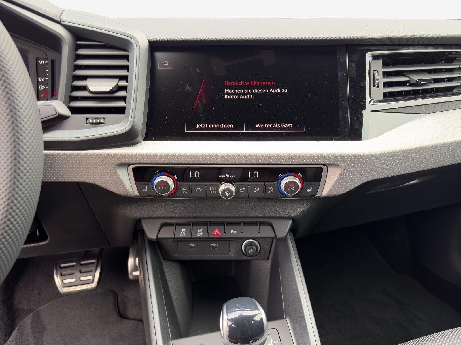 AUDI A1 Sportback 30 TFSI Attraction S-tronic-image-10