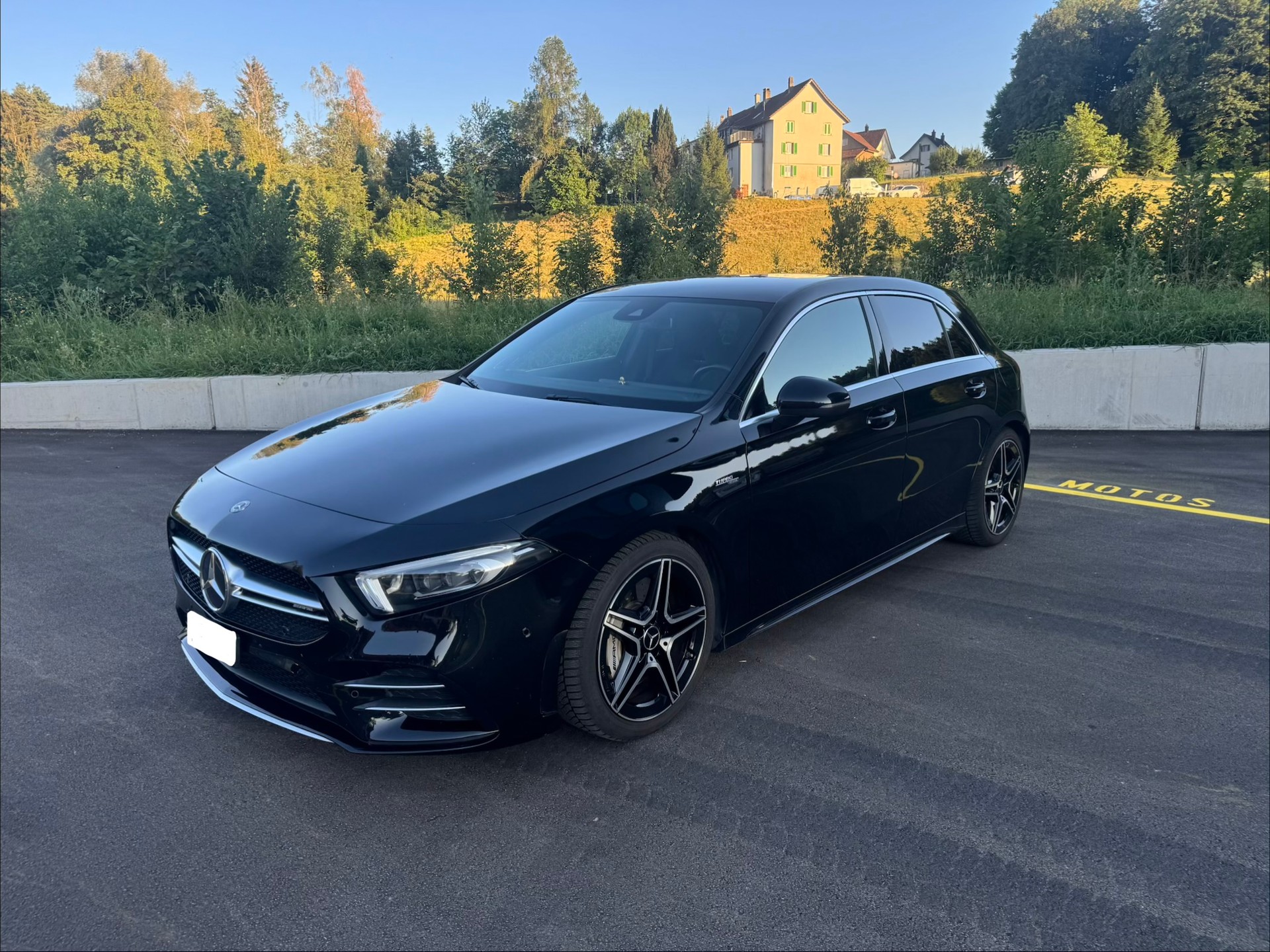 MERCEDES-BENZ A35 AMG 4M-image-0