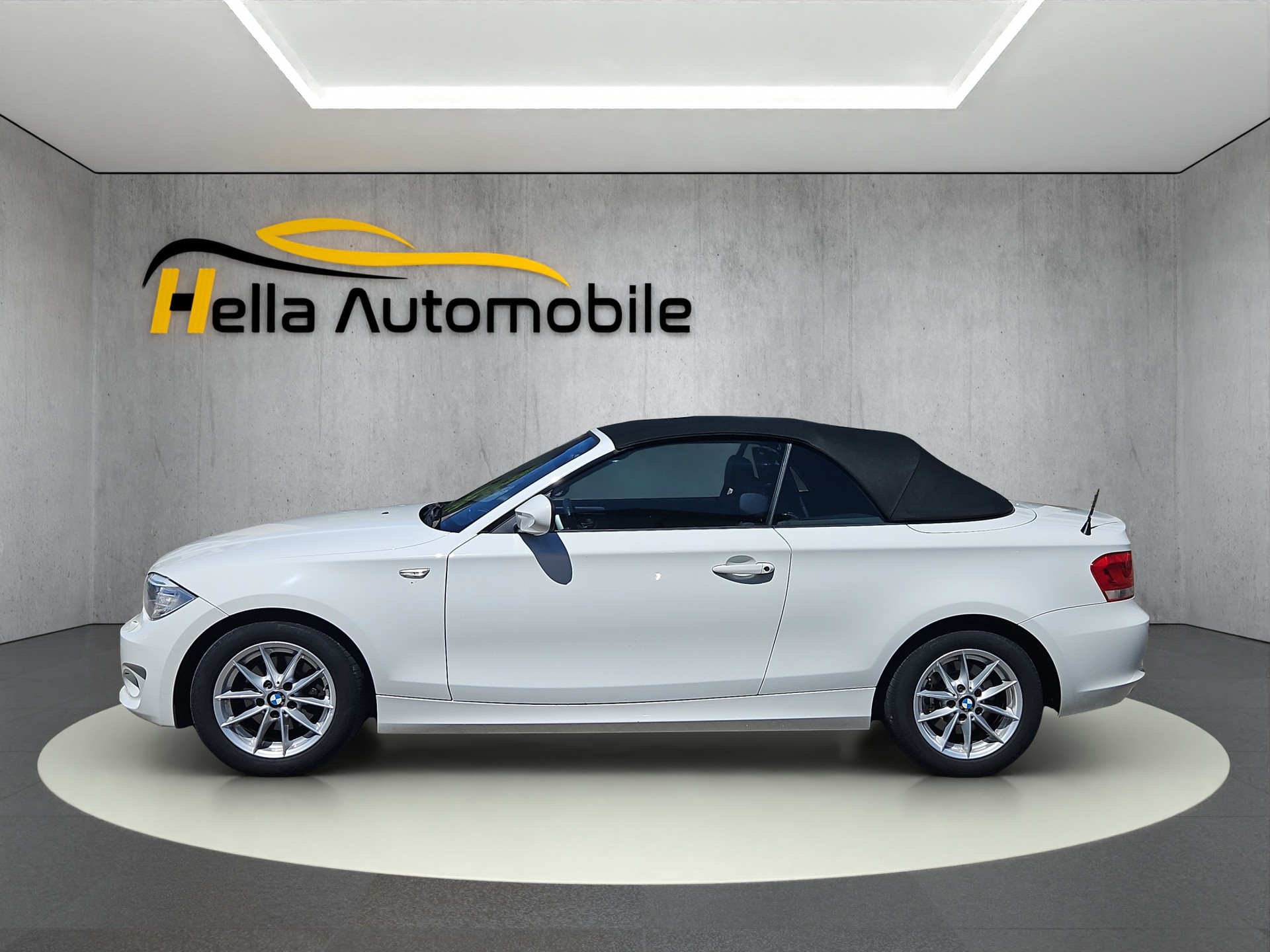 BMW 118i Cabrio-image-5