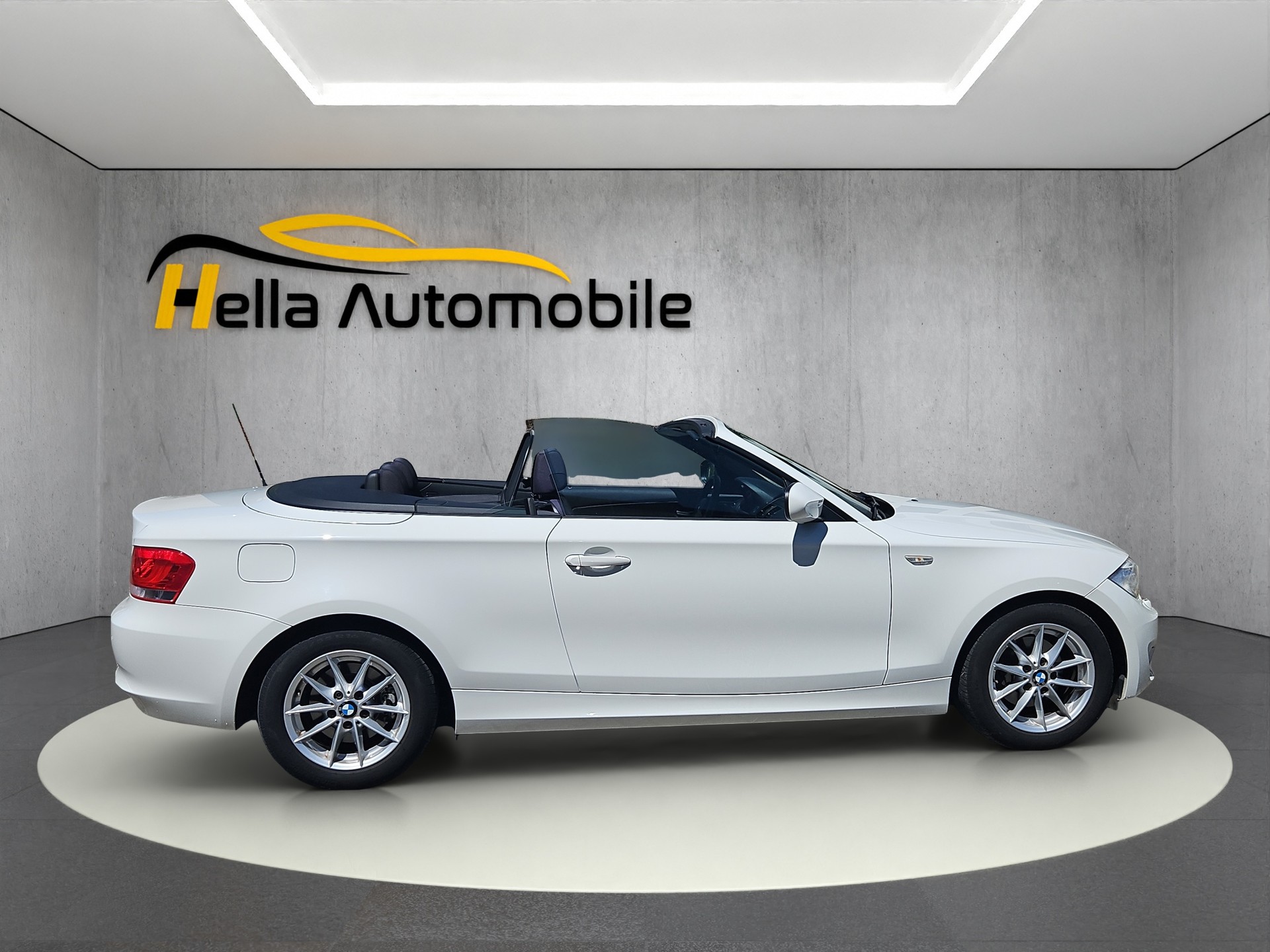 BMW 118i Cabrio-image-1