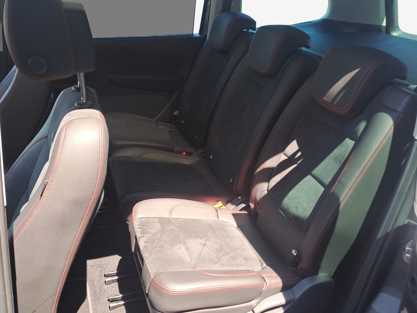 SEAT Alhambra 1.4 TSI DSG Hola FR-image-11
