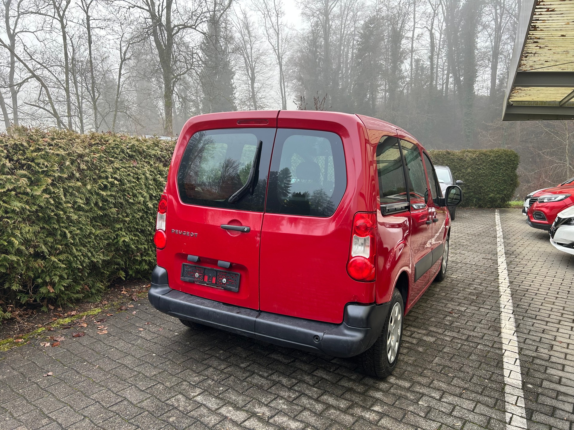 PEUGEOT Partner 1.6 HDI Urban-image-5