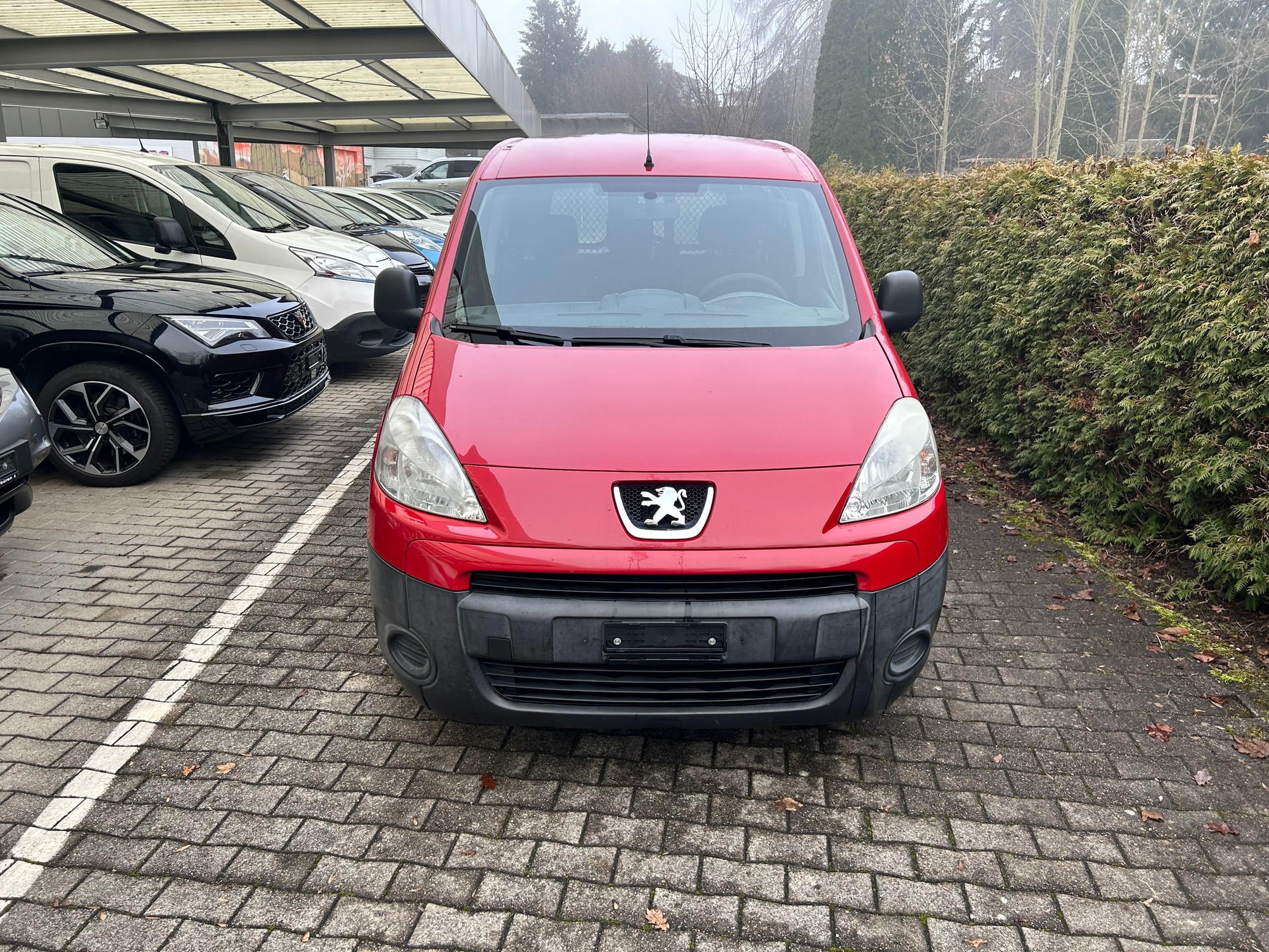 PEUGEOT Partner 1.6 HDI Urban-image-0