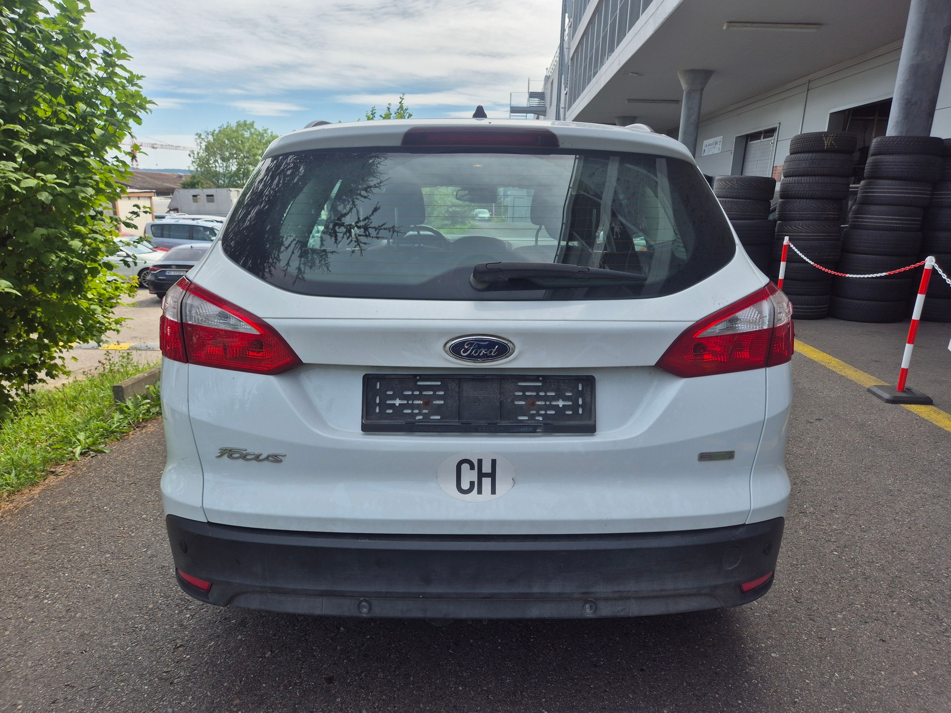 FORD Focus 1.0 SCTi Titanium-image-6