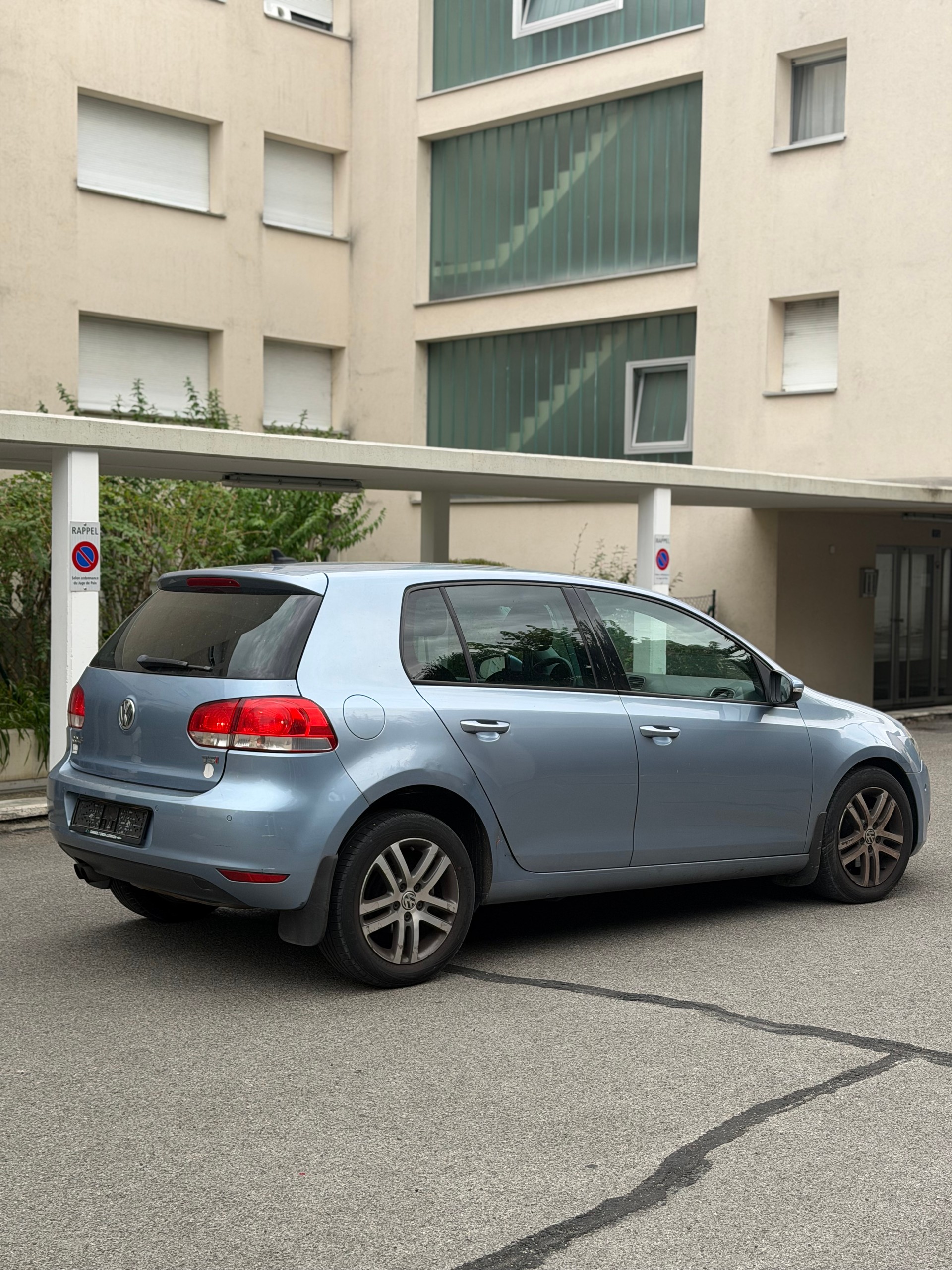 VW Golf 1.4 TSI Highline DSG-image-2