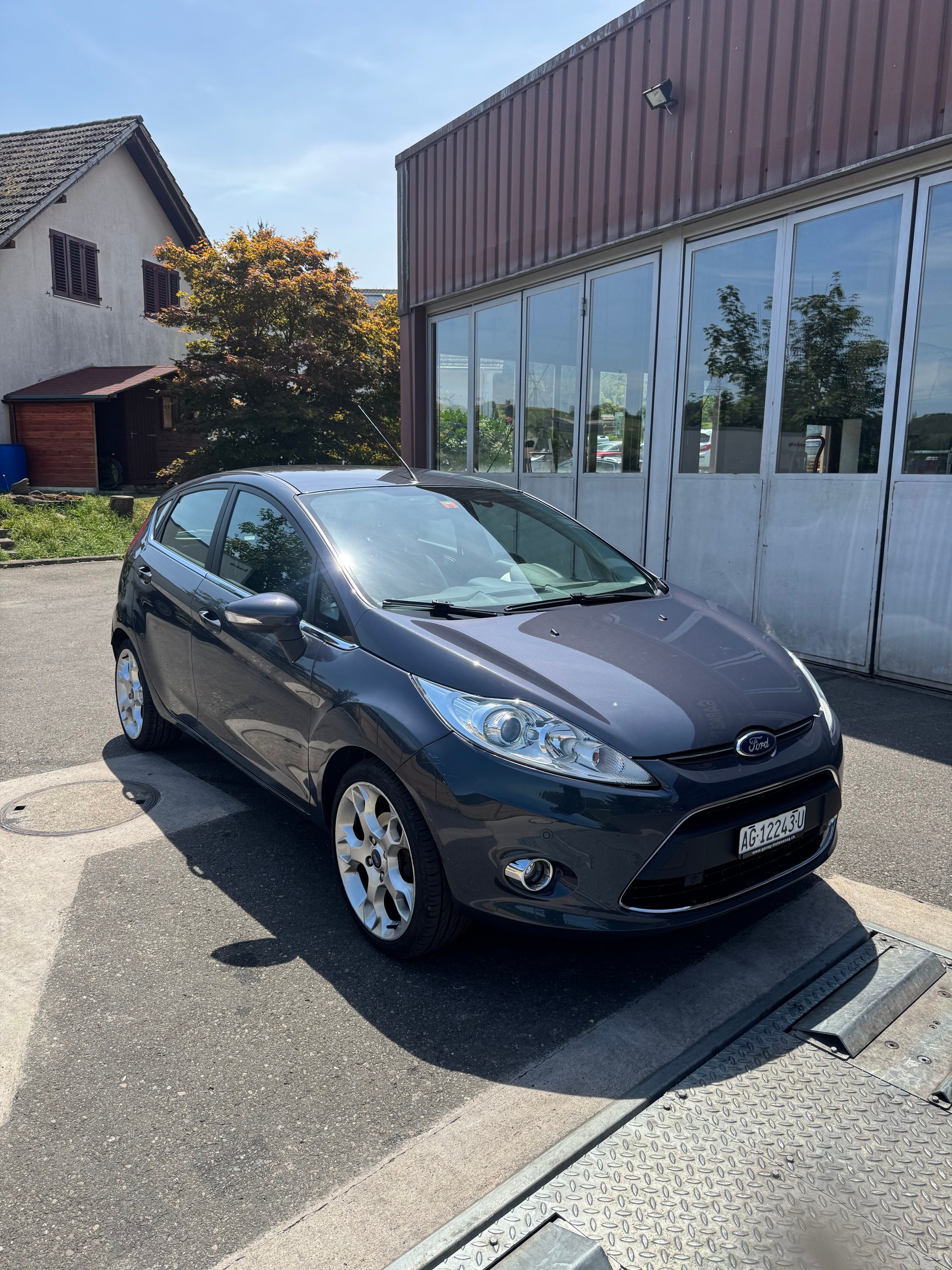 FORD Fiesta 1.4 16V Trend+ Automatic-image-0