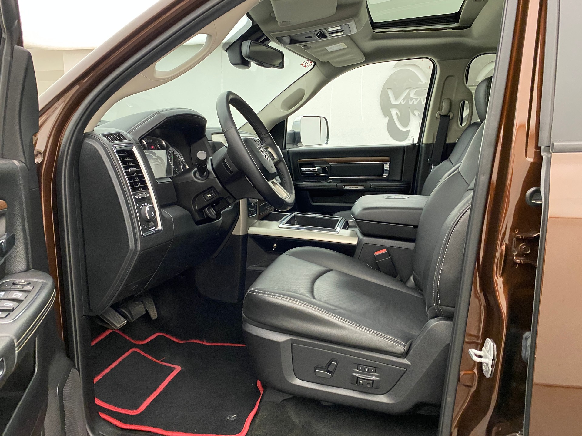 DODGE Ram 1500 5.7 Laramie Longbed-image-9
