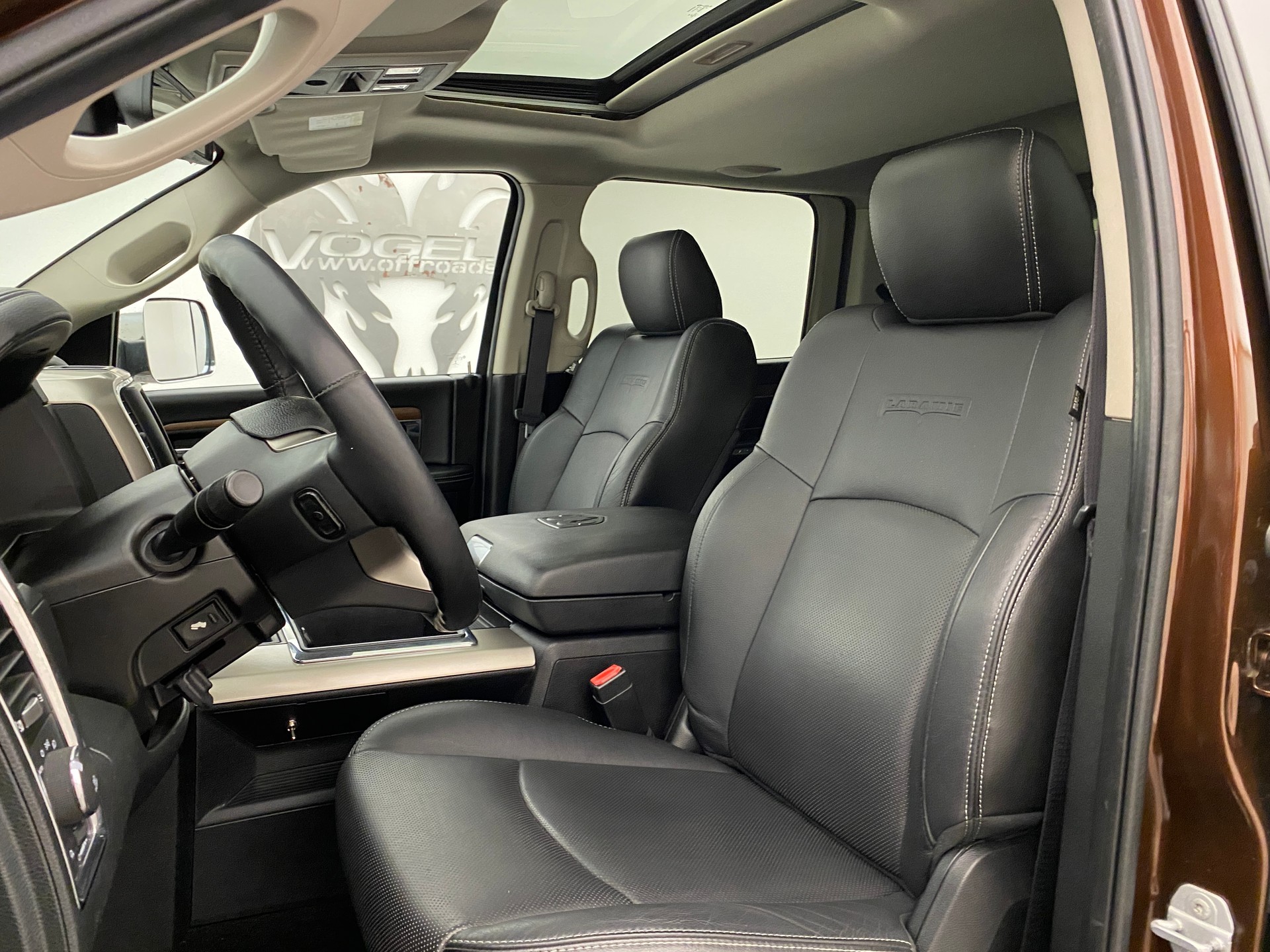 DODGE Ram 1500 5.7 Laramie Longbed-image-8