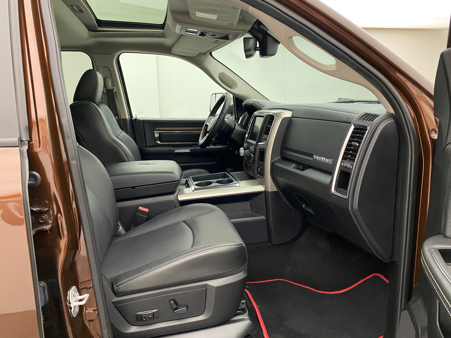 DODGE Ram 1500 5.7 Laramie Longbed-image-11