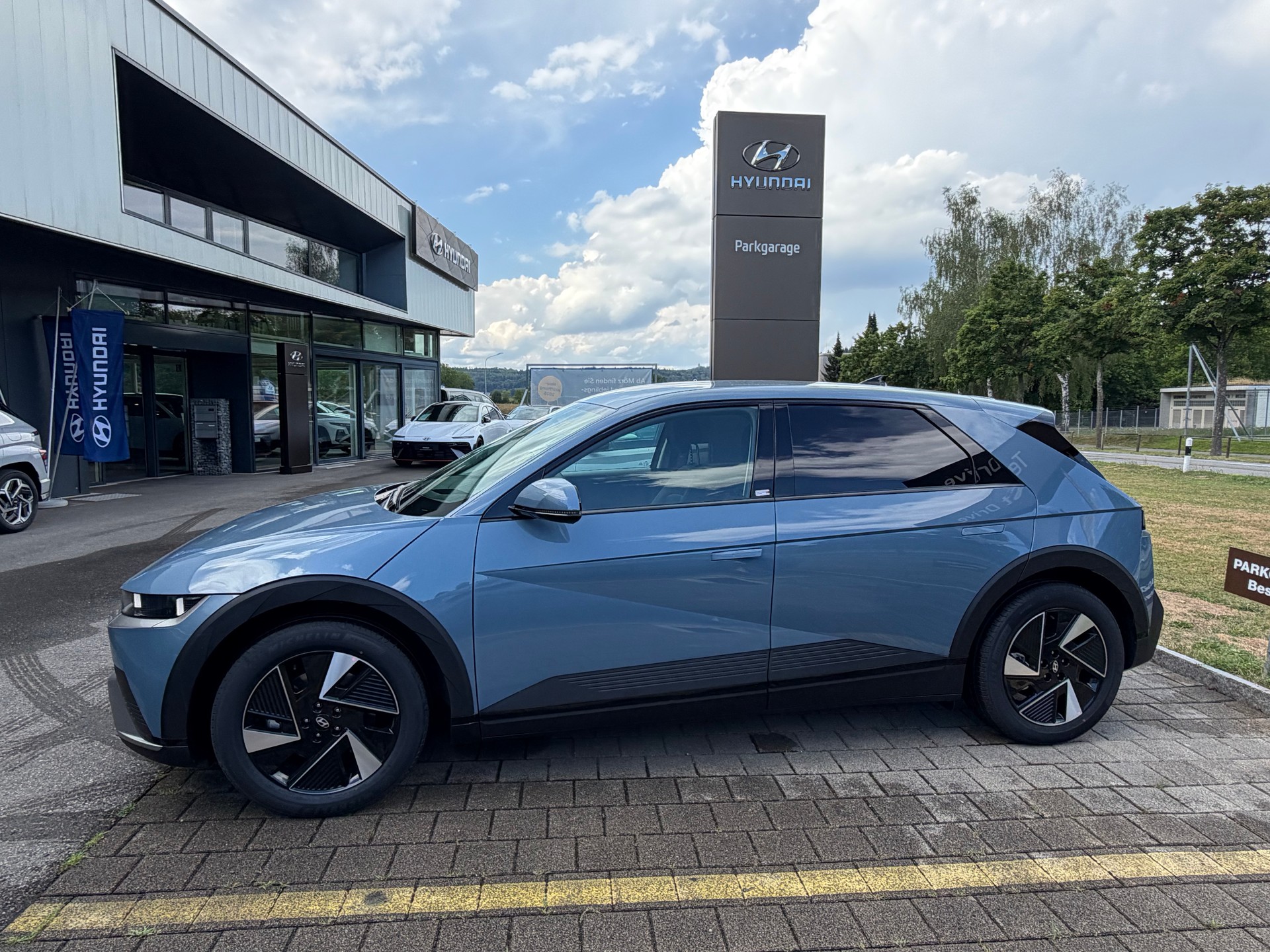HYUNDAI Ioniq 5 Amplia 84kWh 4WD-showroom-element-1