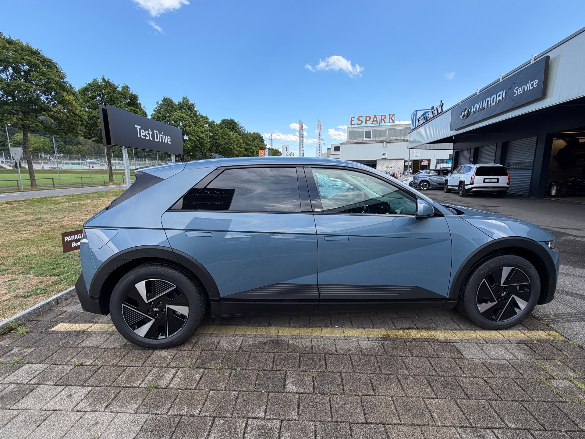 HYUNDAI Ioniq 5 Amplia 84kWh 4WD-showroom-element-3