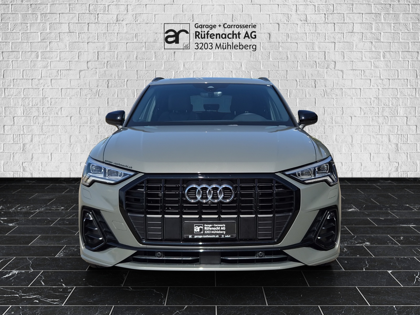 AUDI Q3 1.4 45 TFSI e S line S-Tronic-showroom-element-2
