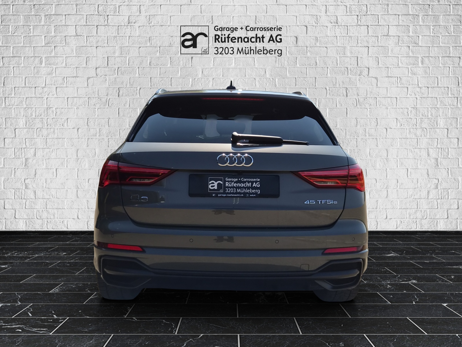 AUDI Q3 1.4 45 TFSI e S line S-Tronic-showroom-element-3