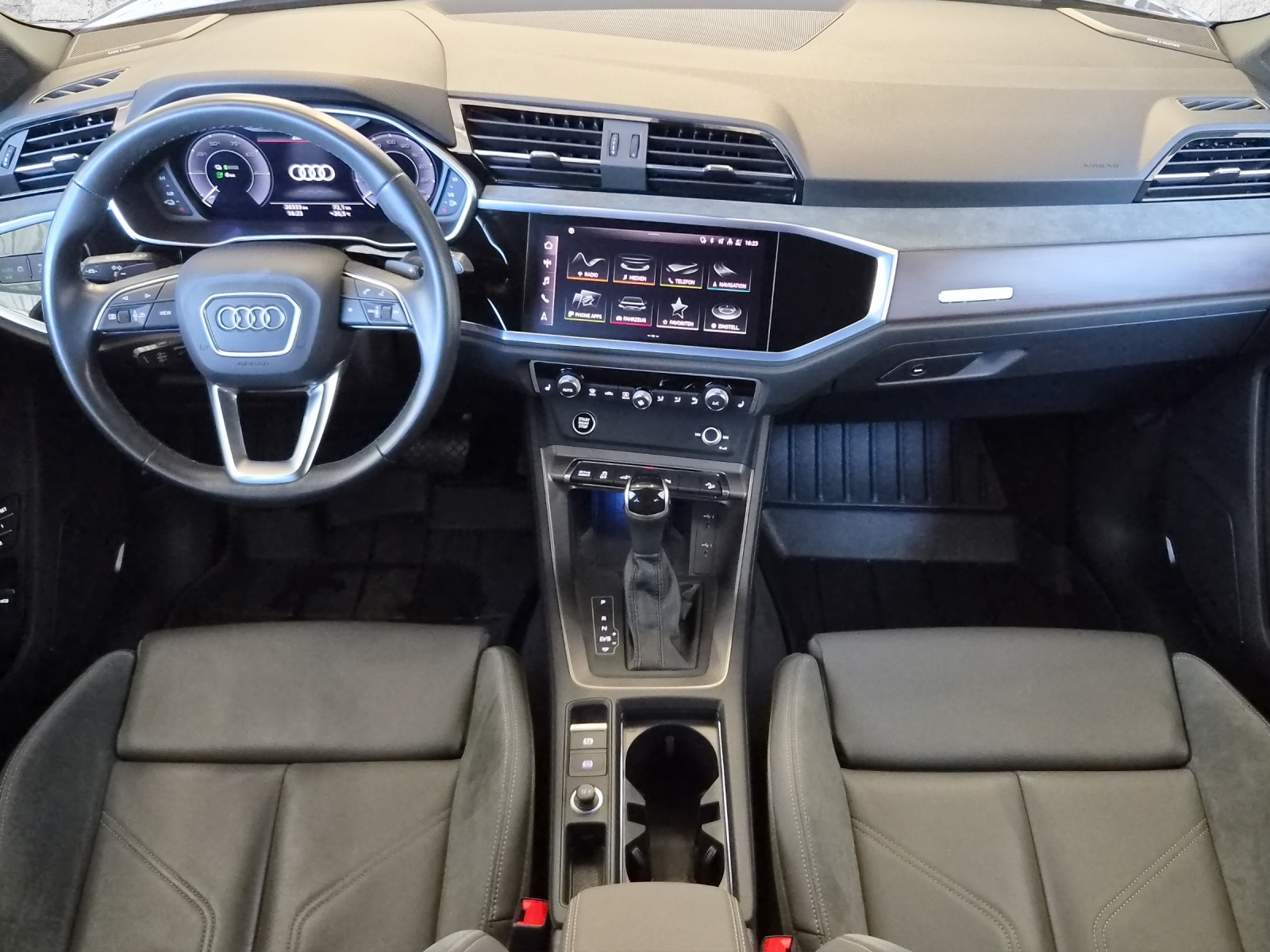 AUDI Q3 1.4 45 TFSI e S line S-Tronic-image-5