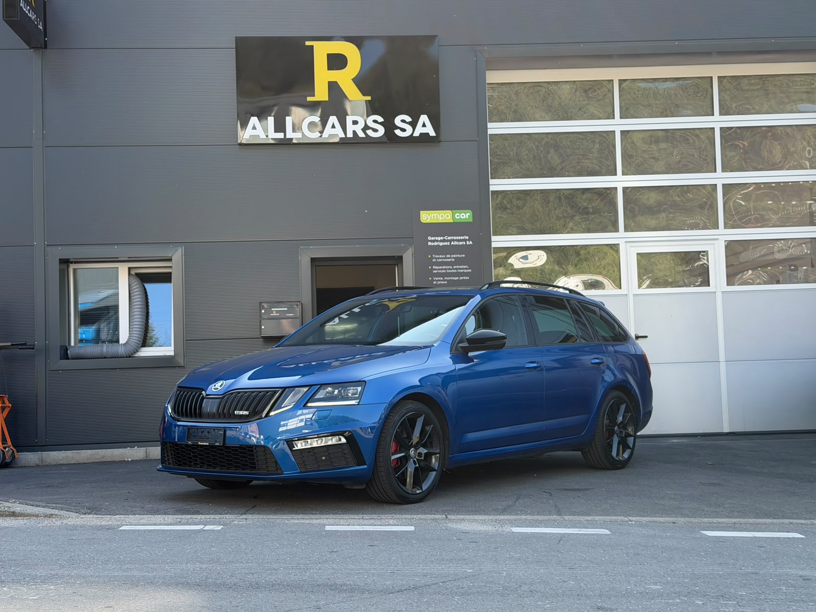 SKODA Octavia Combi 2.0 TDI RS DSG-image-2
