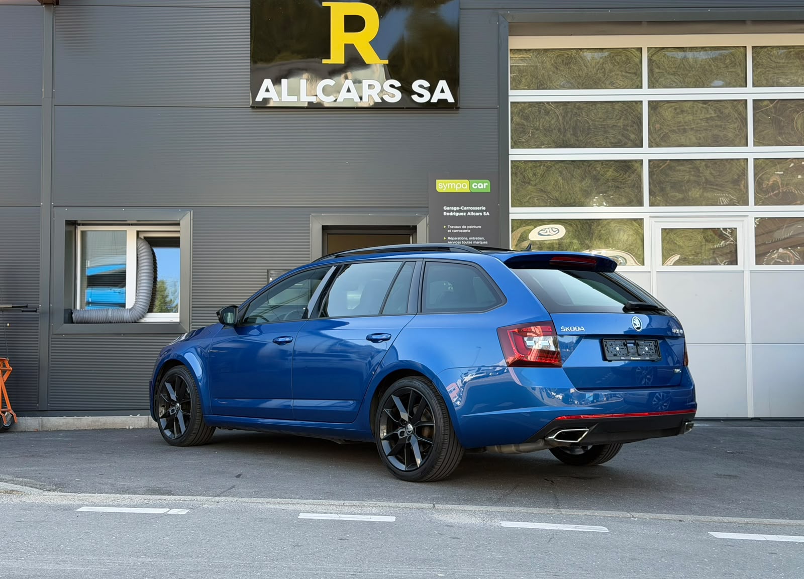 SKODA Octavia Combi 2.0 TDI RS DSG-image-4