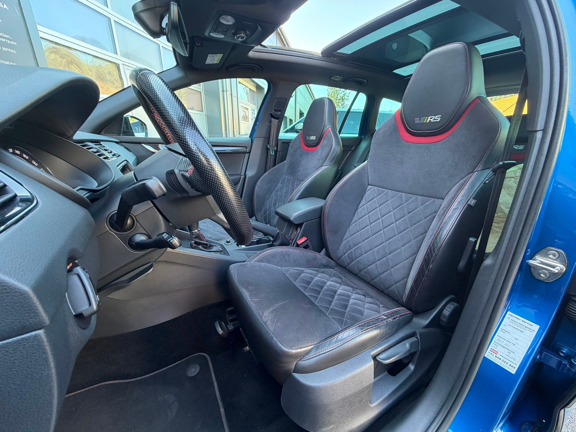 SKODA Octavia Combi 2.0 TDI RS DSG-image-5