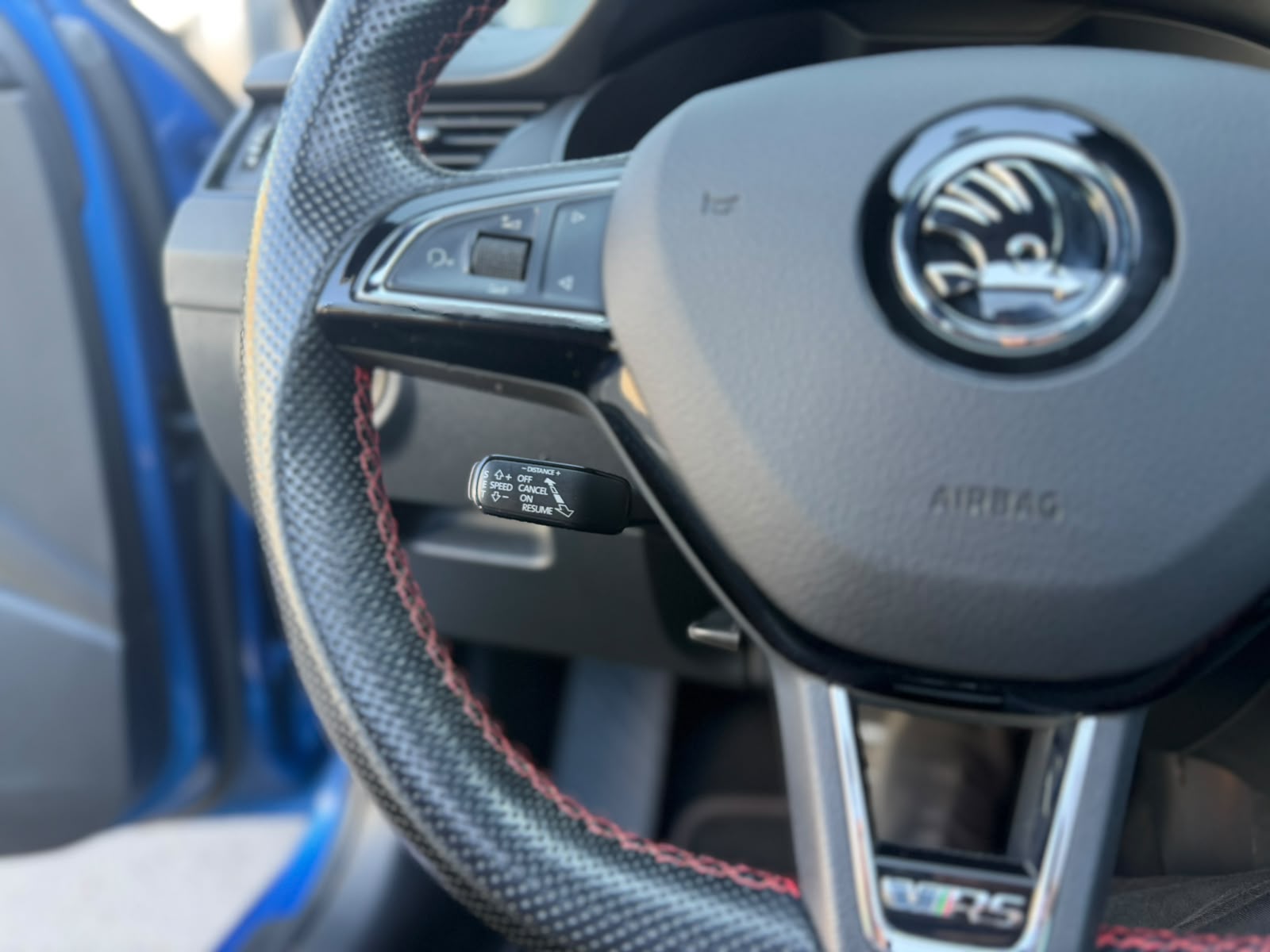 SKODA Octavia Combi 2.0 TDI RS DSG-image-8