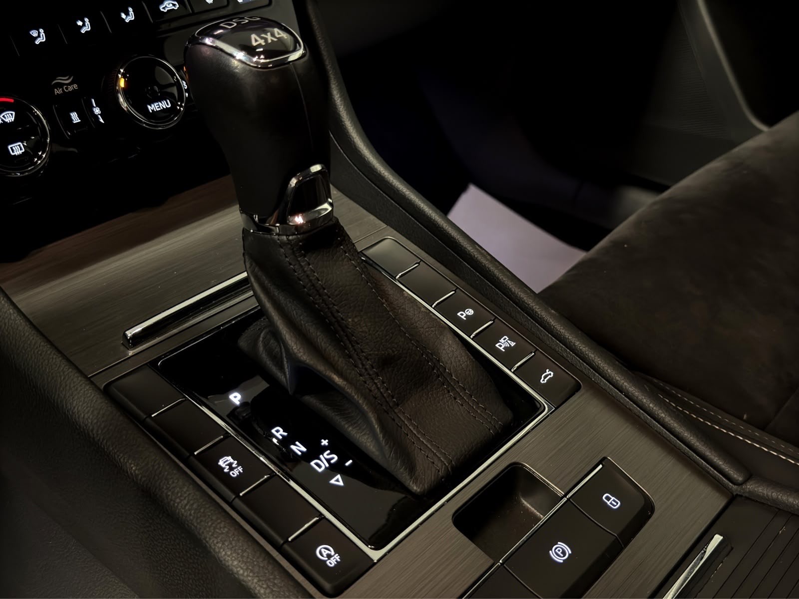SKODA Superb Combi 2.0 TDi Ambition 4x4 DSG-image-7