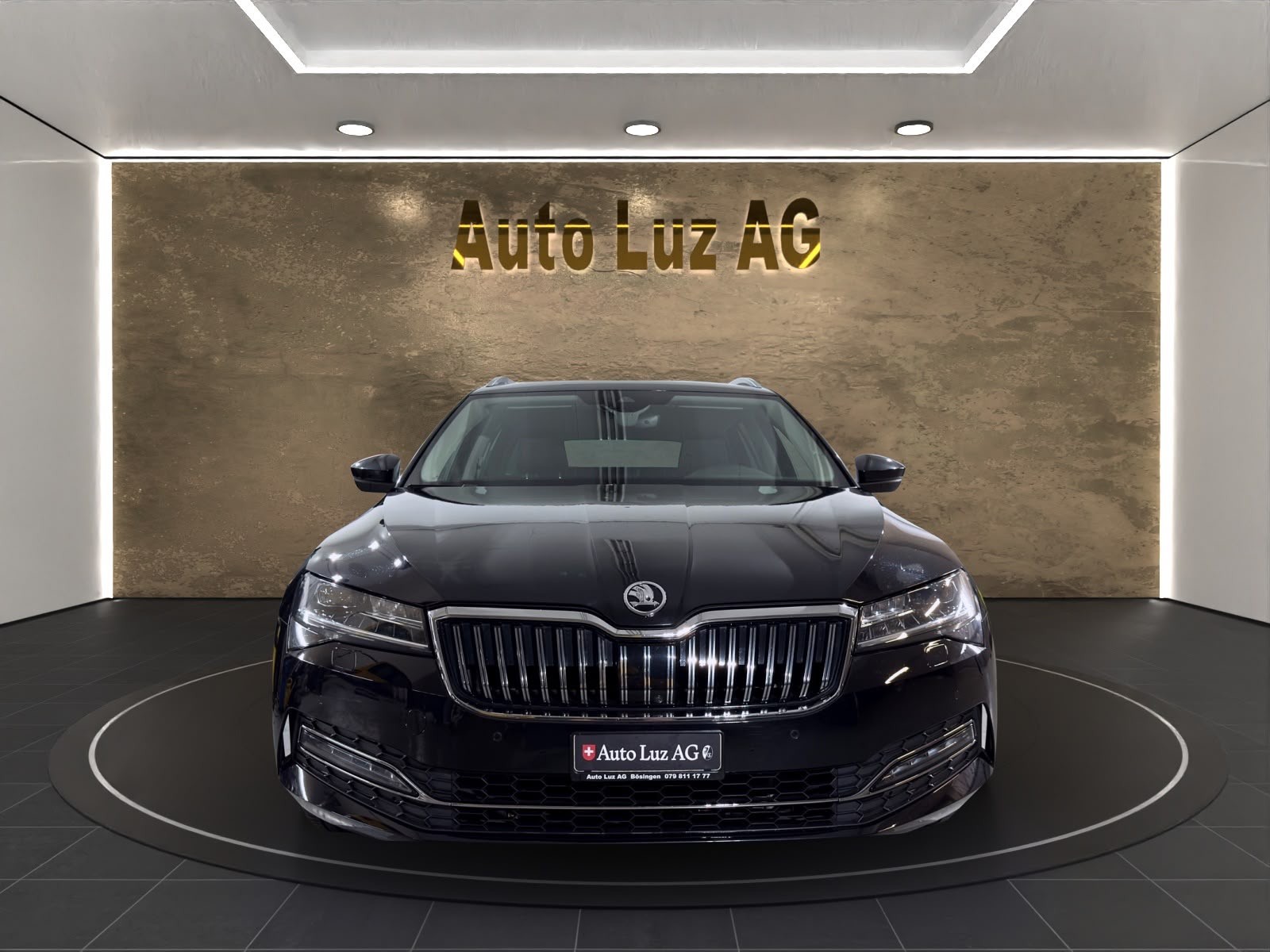 SKODA Superb Combi 2.0 TDi Ambition 4x4 DSG-showroom-element-1