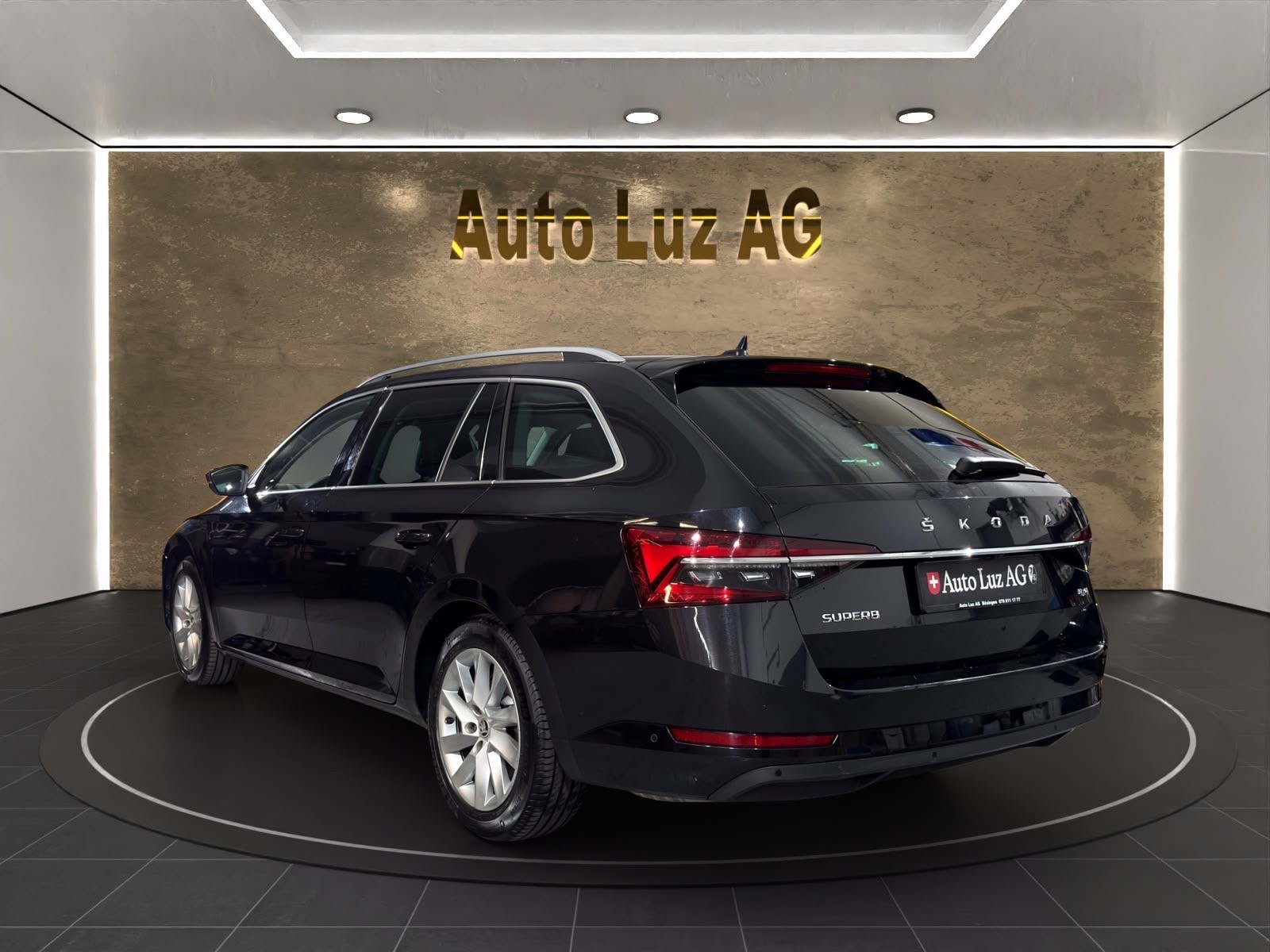 SKODA Superb Combi 2.0 TDi Ambition 4x4 DSG-image-5