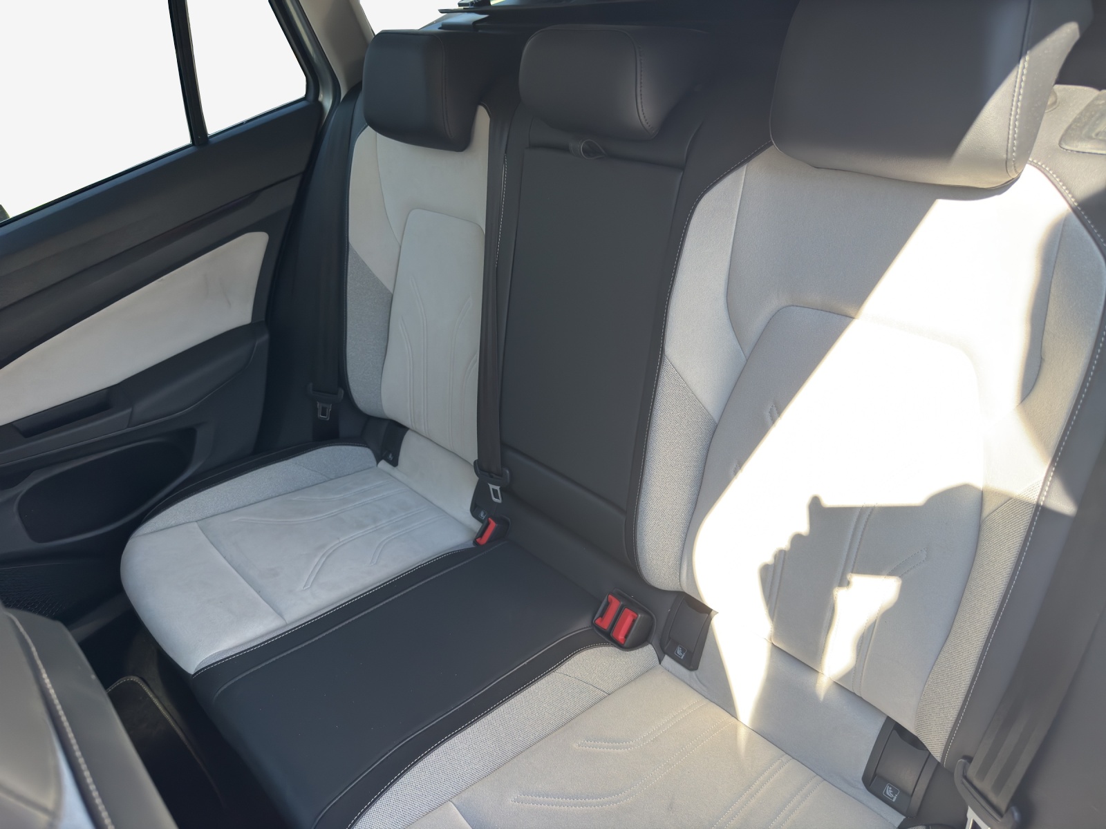 VW Golf Variant 2.0 TDI Style DSG-image-11