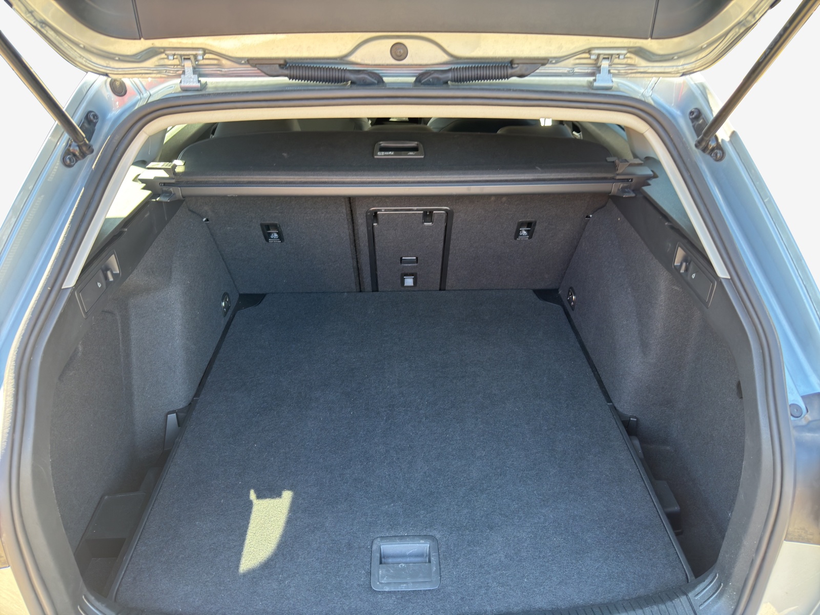 VW Golf Variant 2.0 TDI Style DSG-image-12