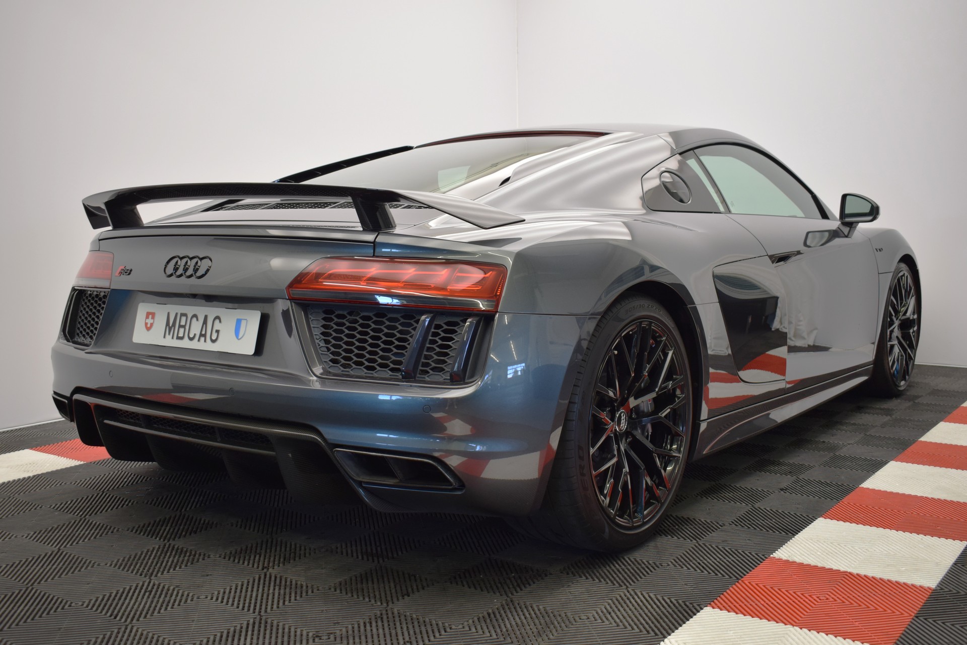 AUDI R8 Coupé 5.2 plus S-Tronic "ohne OPF"-image-11