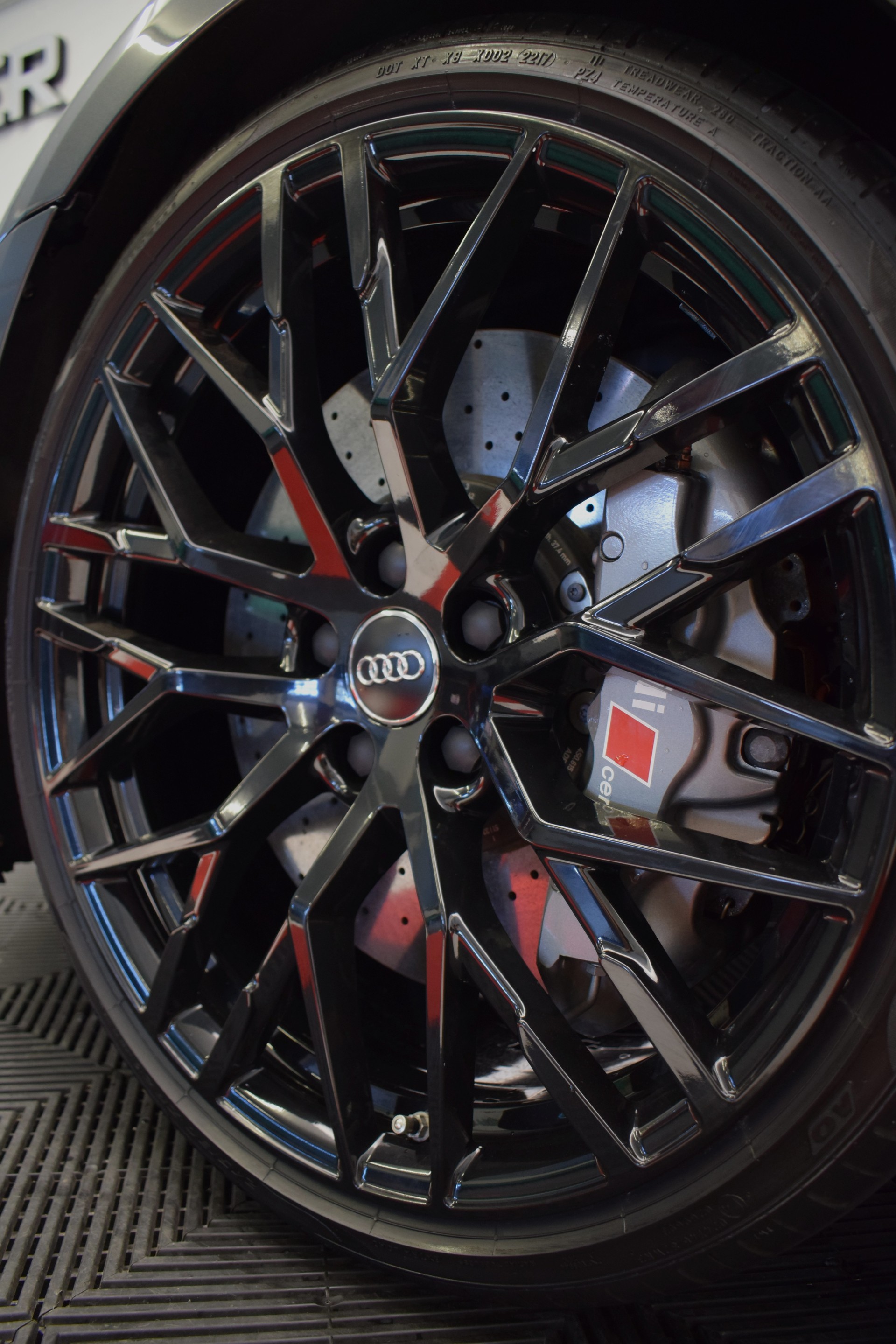 AUDI R8 Coupé 5.2 plus S-Tronic "ohne OPF"-image-7