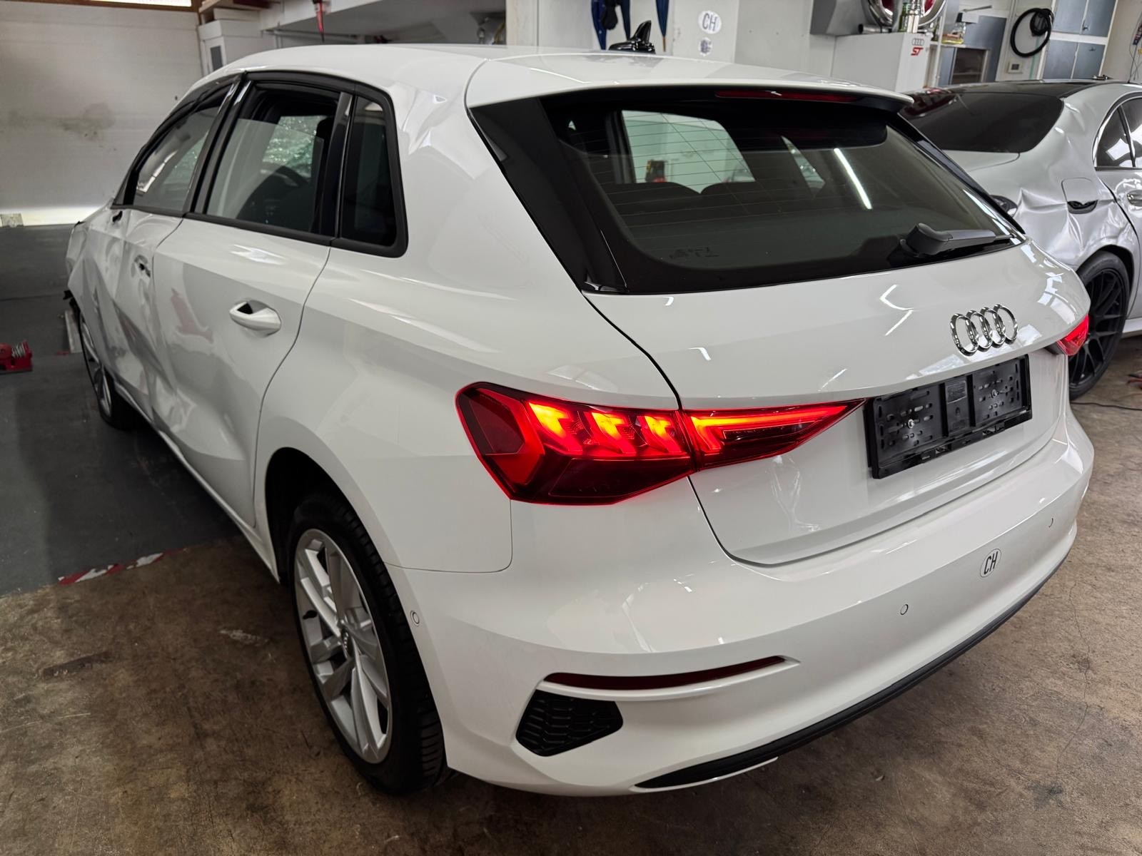AUDI A3 Sportback 35 TFSI S-tronic-image-4