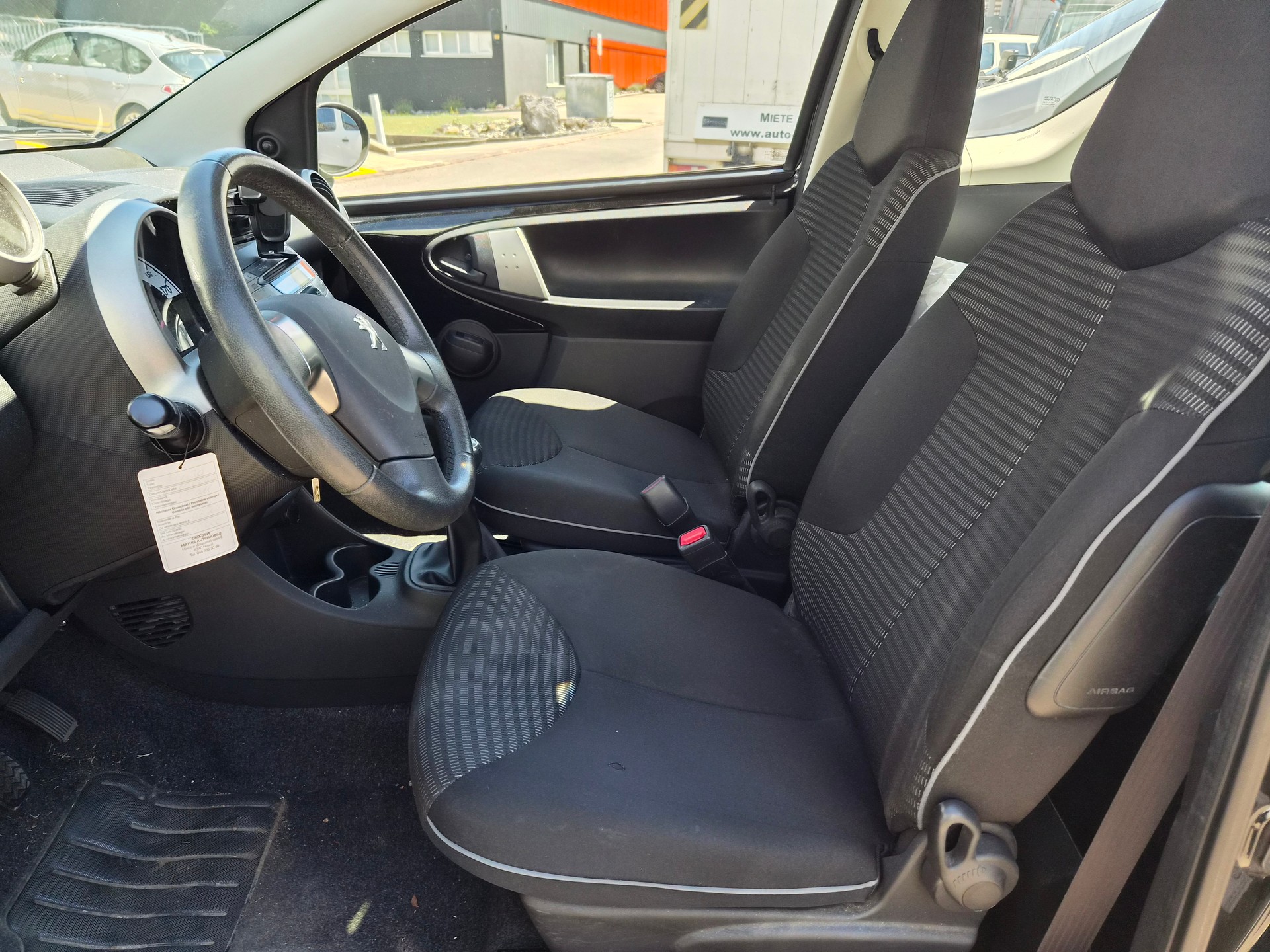 PEUGEOT 107 1.0 Active-image-4