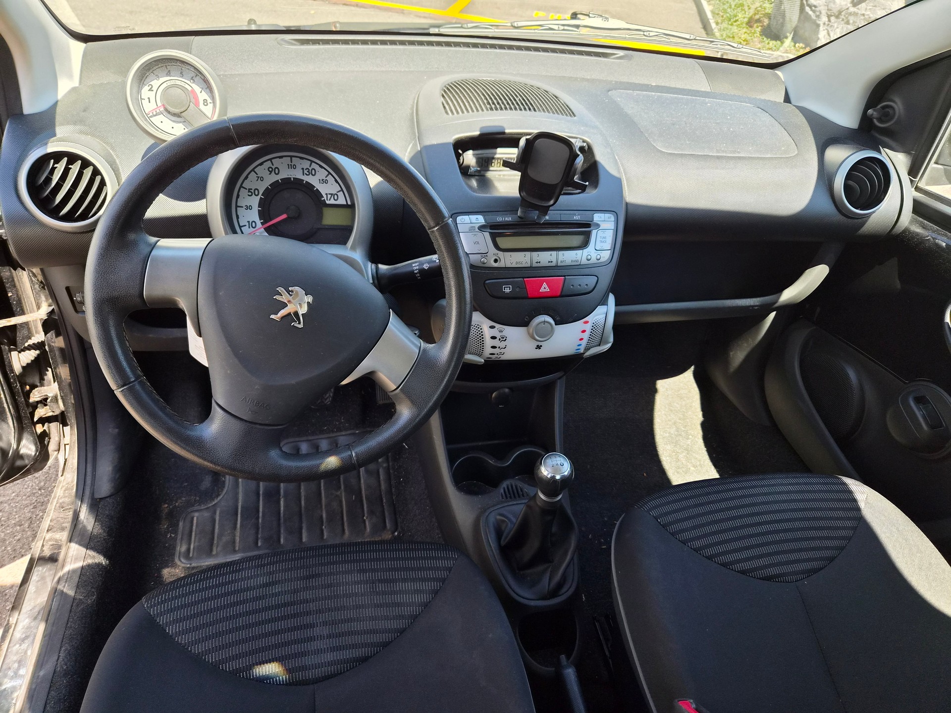 PEUGEOT 107 1.0 Active-image-5