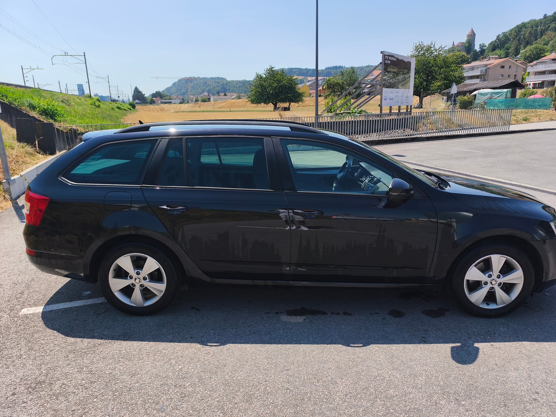 SKODA 1.4 TSI 140 Elegance DSG-image-4