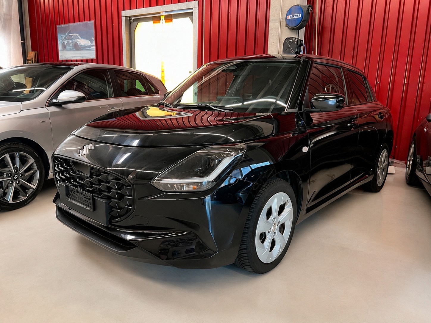 SUZUKI Swift 1.2 Compact + Hybrid CVT-image-1