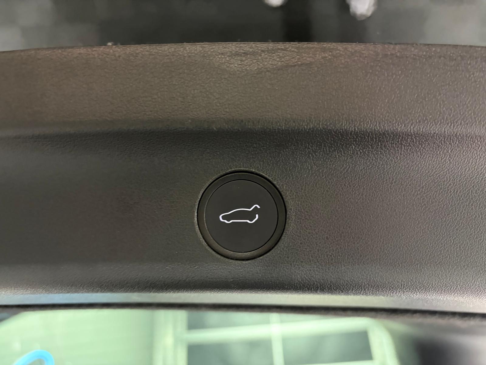 TESLA Model Y Long Range - FSD Driving Capability-image-22