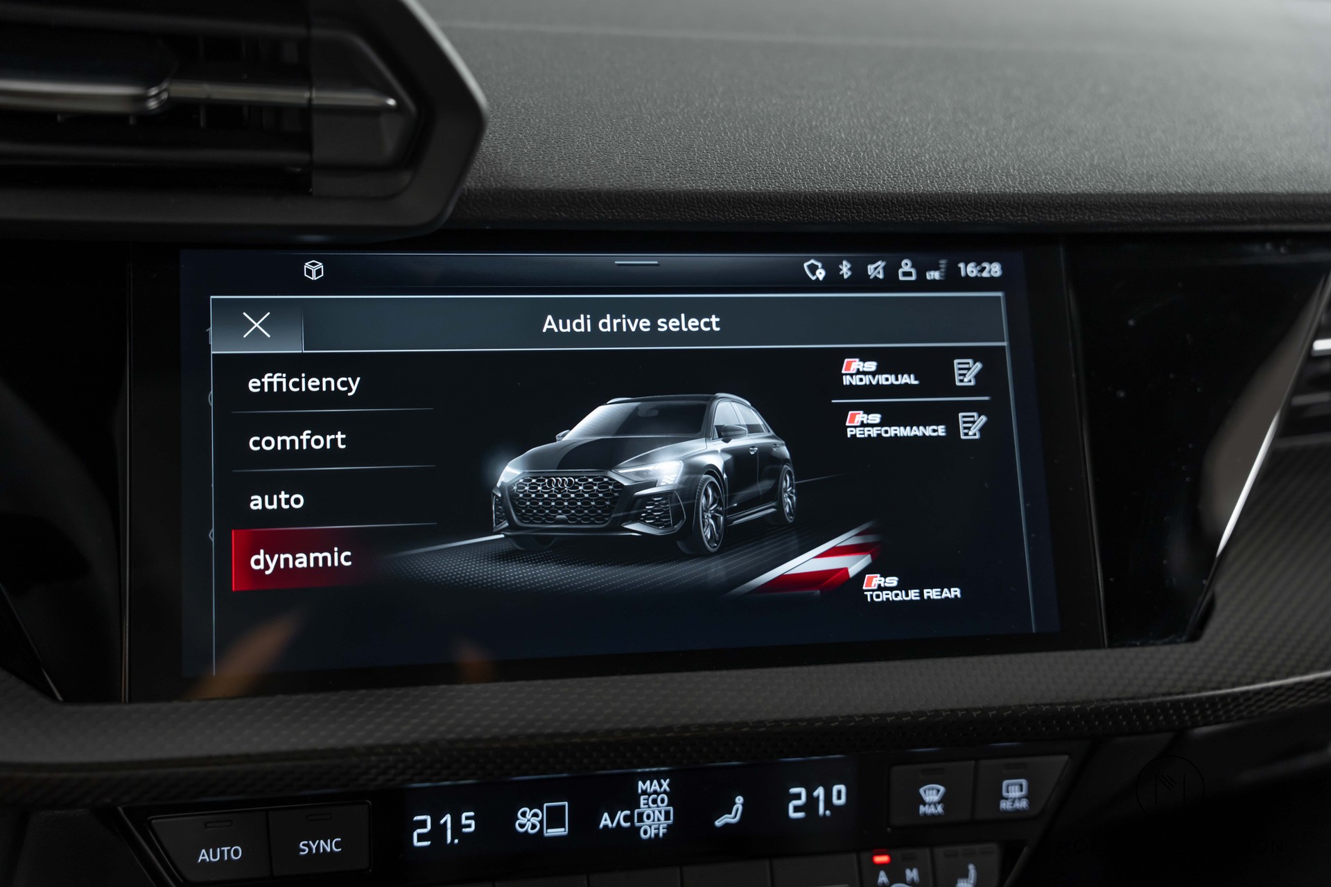 AUDI RS3 Sportback 2.5 TFSI quattro S-Tronic-image-31