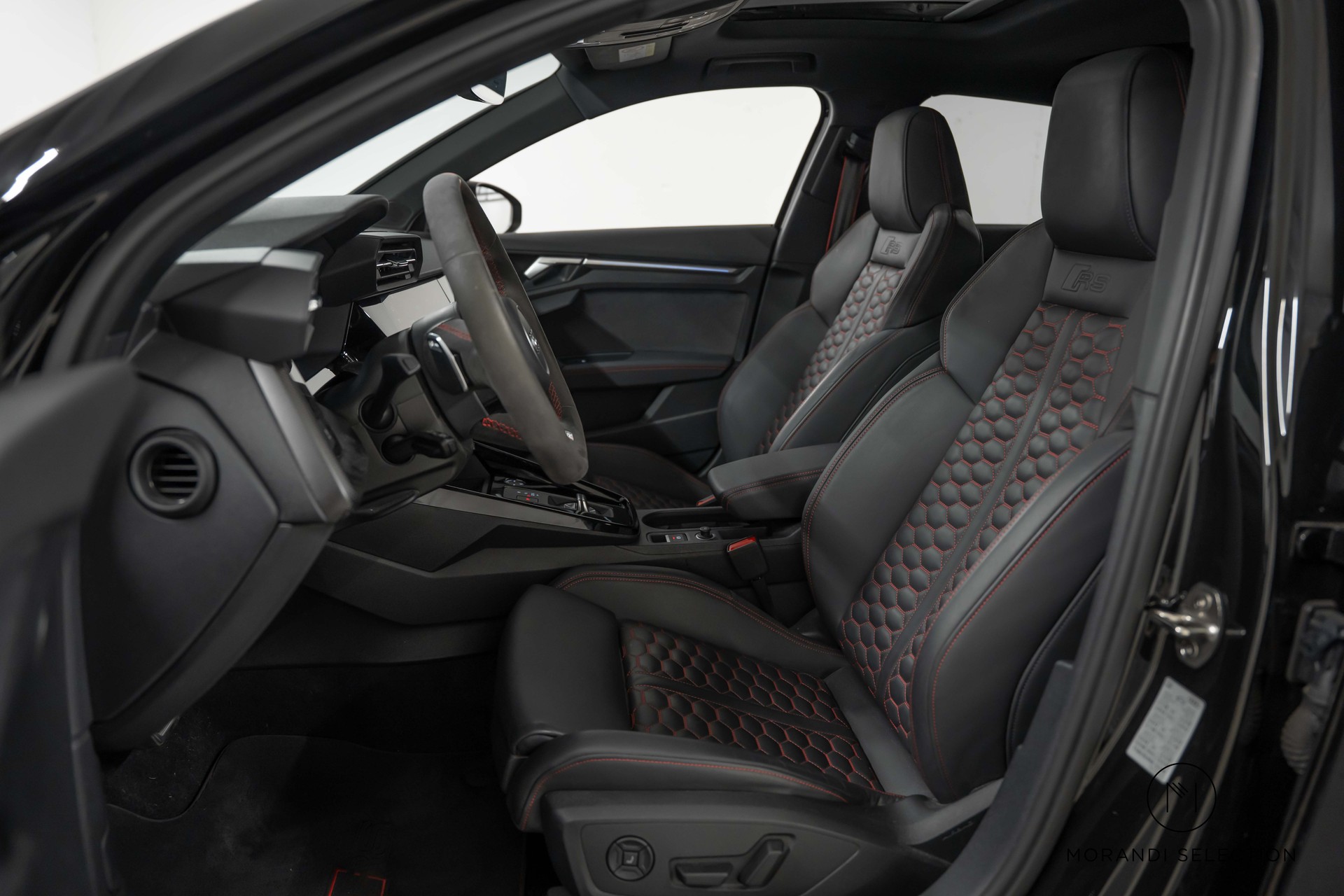 AUDI RS3 Sportback 2.5 TFSI quattro S-Tronic-image-11