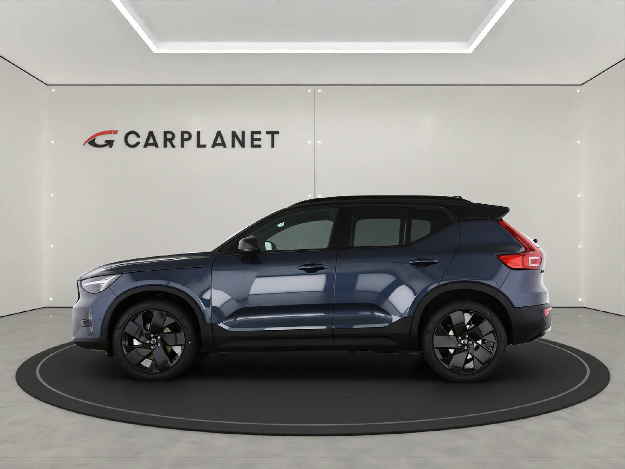 VOLVO XC40 2.0 B4 MH Black Edition-image-1
